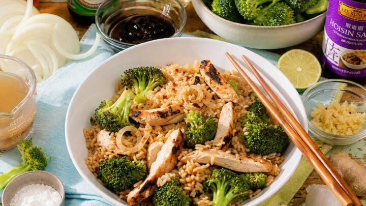 Bright, flavorful Broccoli & Chicken Stir‑Fried Rice with hoisin‑lime grilled chicken, crisp broccoli, garlic‑ginger rice, and a savory soy‑oyster glaze. Easy to make, perfect for busy weeknights #StirFry #ChickenRice #WeeknightDinner #FoodBlog
