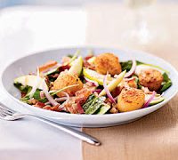 Seared Scallops over Bacon and Spinach Salad with Cider Vinaigrette
