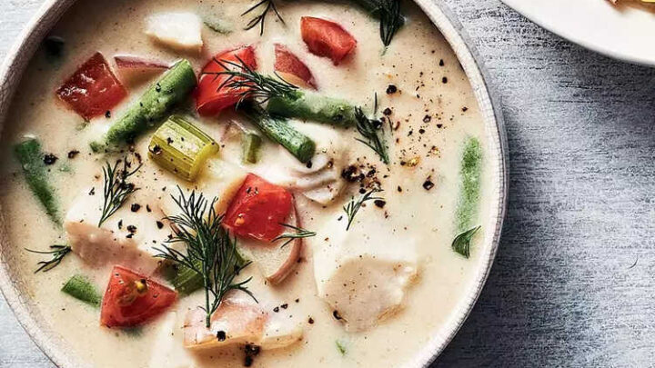 Creamy fish chowder brings together tender seafood, hearty veggies, and a rich, velvety broth that feels like pure coastal comfort. Perfect for chilly nights, cozy weekends, or anytime a warm bowl is calling. #ChowderSeason #SeafoodLovers #ComfortFood #CozyMeals #HomeCooking #FoodBloggers #SoupNight #FarmersMarketWeek
