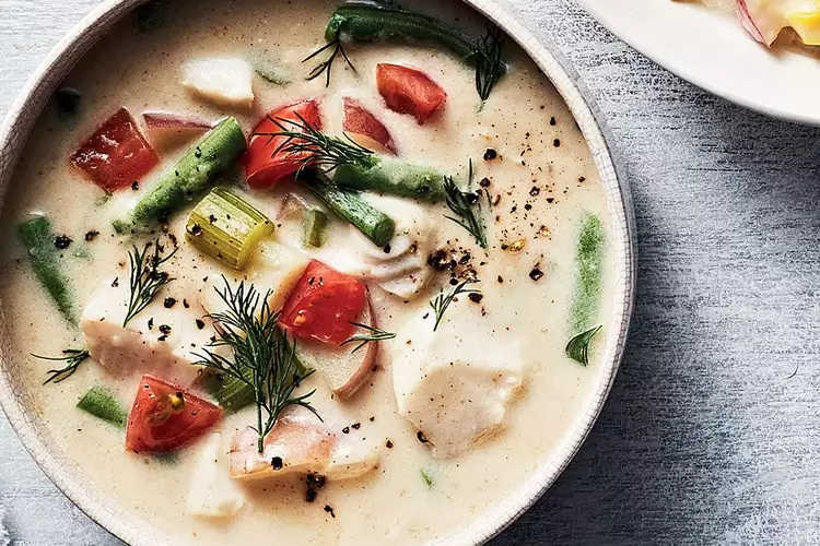 Creamy fish chowder brings together tender seafood, hearty veggies, and a rich, velvety broth that feels like pure coastal comfort. Perfect for chilly nights, cozy weekends, or anytime a warm bowl is calling. #ChowderSeason #SeafoodLovers #ComfortFood #CozyMeals #HomeCooking #FoodBloggers #SoupNight #FarmersMarketWeek