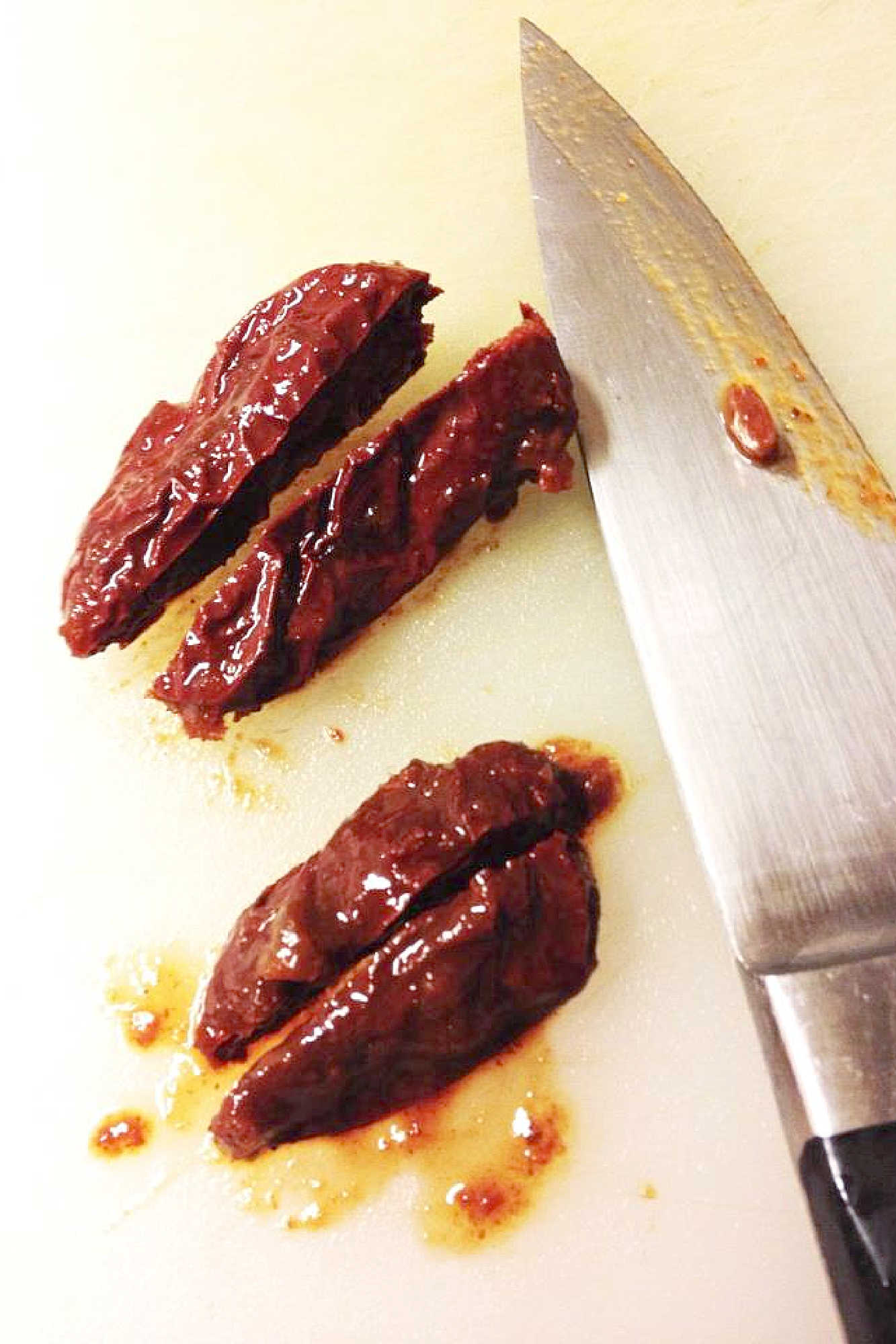 Get ready to elevate your chicken game with these #ChipotleMolassesGlazedChickenThighs! Perfect combination of sweet and smoky flavors that will have your taste buds dancing! #ChipotleMolassesChicken #GlazedChickenThighs #FlavorfulMeals #HealthyDinnerIdeas #FoodieFaves