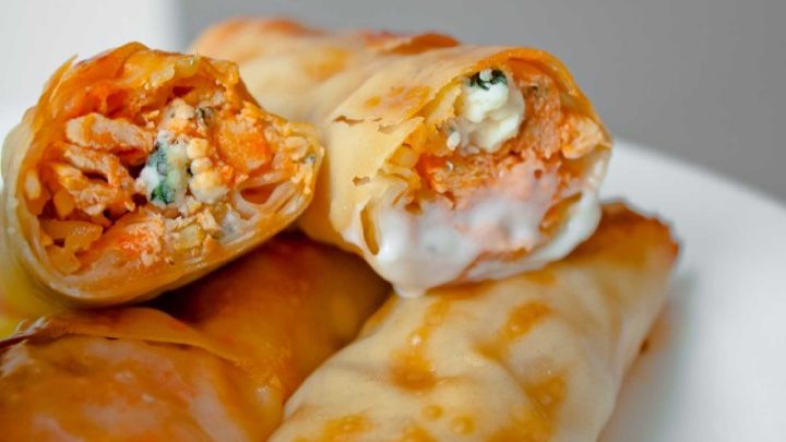 Take your taste buds on a flavor adventure with this mouthwatering Slow Cooker Buffalo Chicken. Perfect for meal prep or feeding a crowd. #SlowCookerSavvy #BuffaloChickenLovers #EasyMealIdeas #CrockpotCreations #SpicySundaySupper