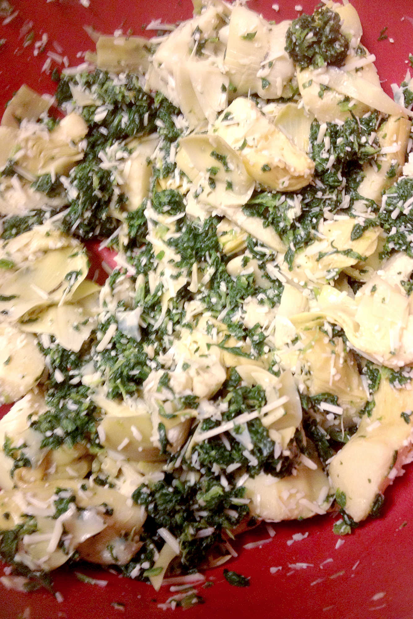 Looking for the perfect comfort food that won't ruin your diet? Try this creamy and flavorful Spinach and Artichoke Alfredo Chicken. #SpinachArtichokeAlfredo #ChickenAlfredoLovers #ComfortFoodCravings #HomemadePastaPerfection #DeliciousDinnerIdeas