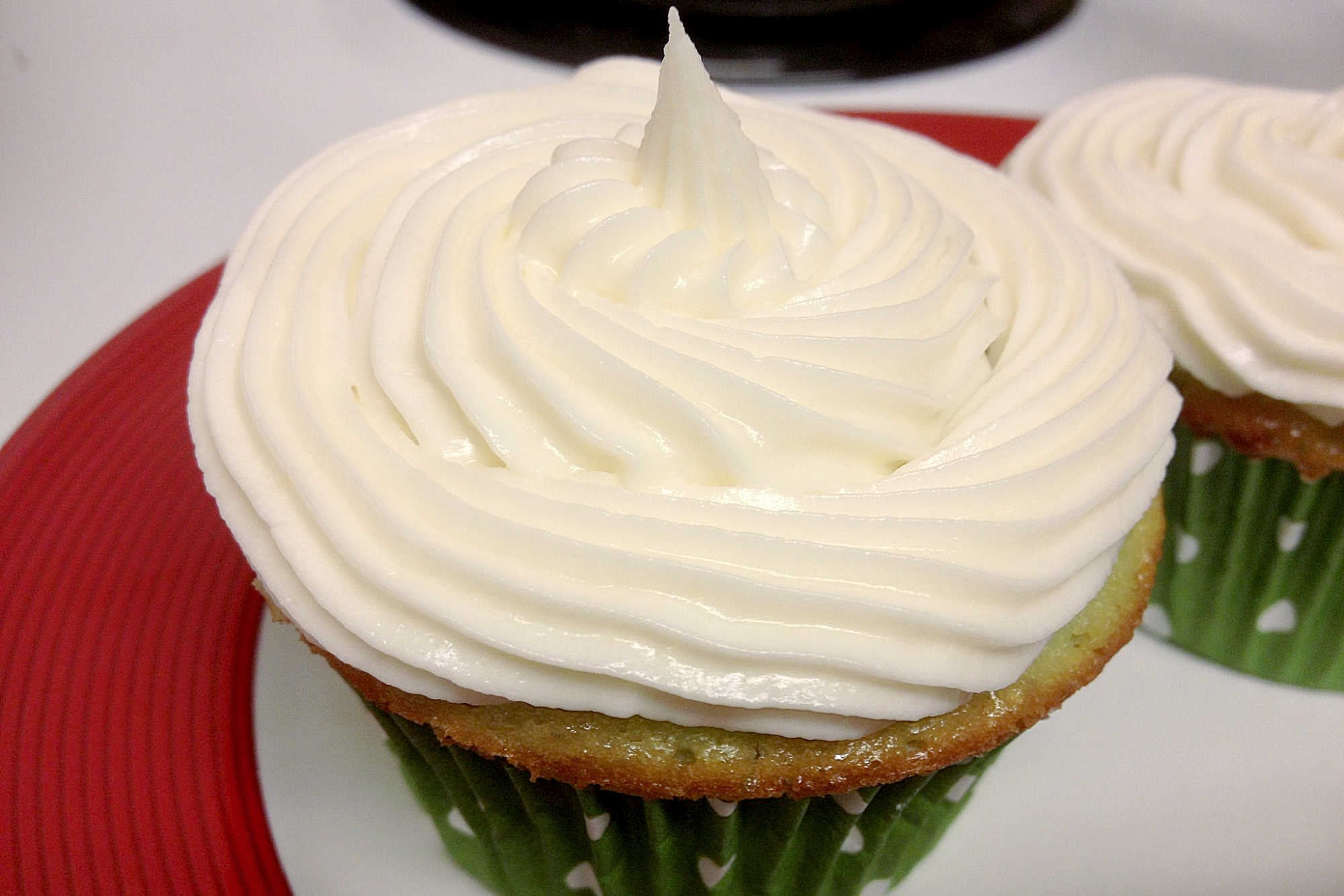 Who says you can't have your mojito and eat it too? These Limey Mojito Cupcakes are a must-try for all dessert lovers. #LimeyMojitoCupcakes #CupcakeCravings #SummerDesserts #BakingGoals #CitrusSweets