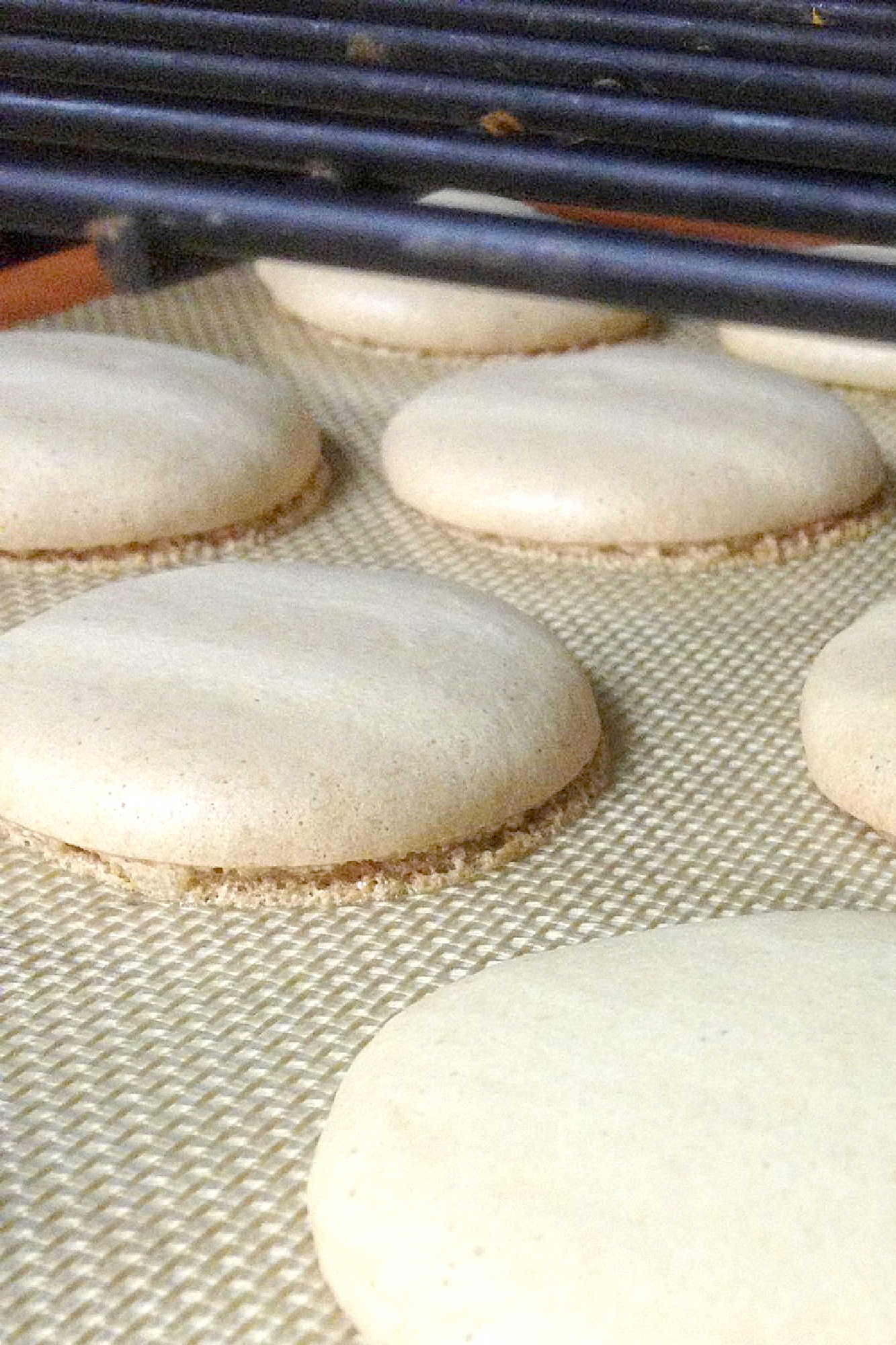 The shells have banana flavor and the filling have the salty tequila margarita with a caramel buttercream filling. Bananas Foster-rita Macaron pay hommage to New Orleans and it’s famous dessert. #BananasFoster #Macarons #MacaronMasterpiece #BananaLoversUnite #SweetTreats #MacaronObsession #UniqueFlavors #InstaBakers #CreativeConfections
