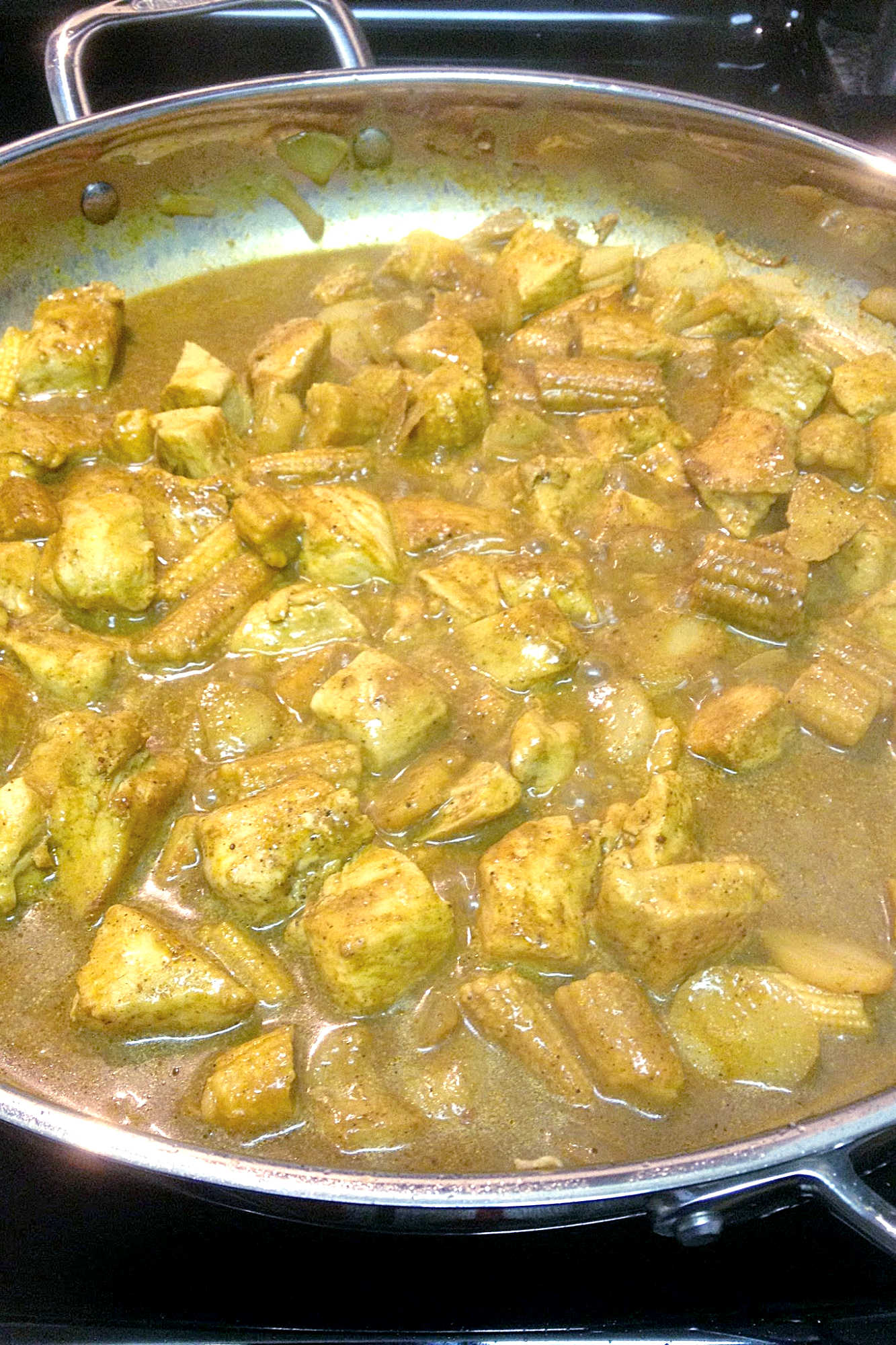 Thai Curry Chicken brings bold, aromatic flavors to your dinner table. Enjoy tender chicken in a rich curry sauce, packed with authentic spices and creamy coconut milk.
#SpiceUpYourFeed #ThaiCurryLove #InstaFoodieFaves #ChickenCurryCravings #AuthenticThaiFlavors