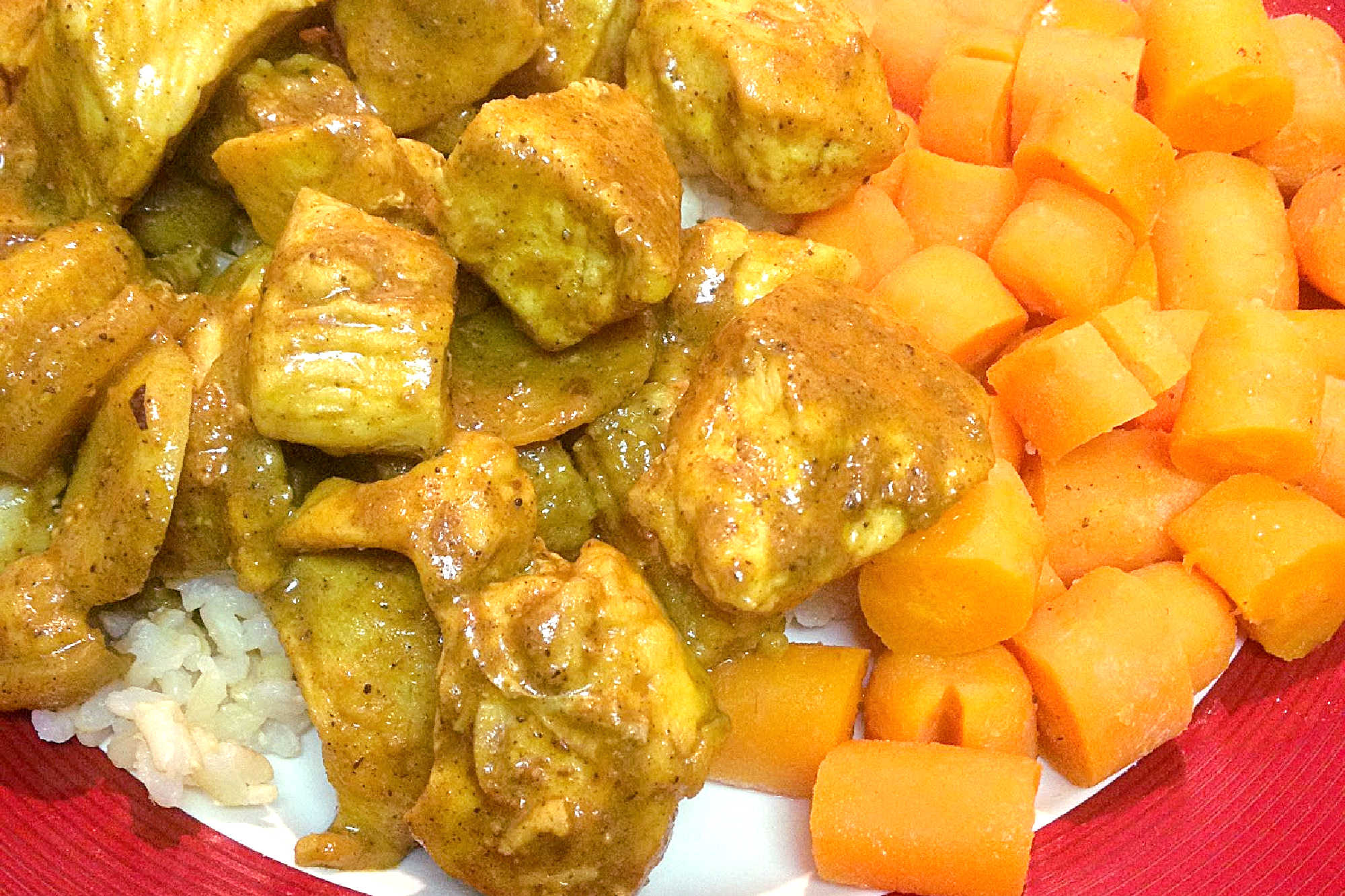 Thai Curry Chicken brings bold, aromatic flavors to your dinner table. Enjoy tender chicken in a rich curry sauce, packed with authentic spices and creamy coconut milk. #SpiceUpYourFeed #ThaiCurryLove #InstaFoodieFaves #ChickenCurryCravings #AuthenticThaiFlavors