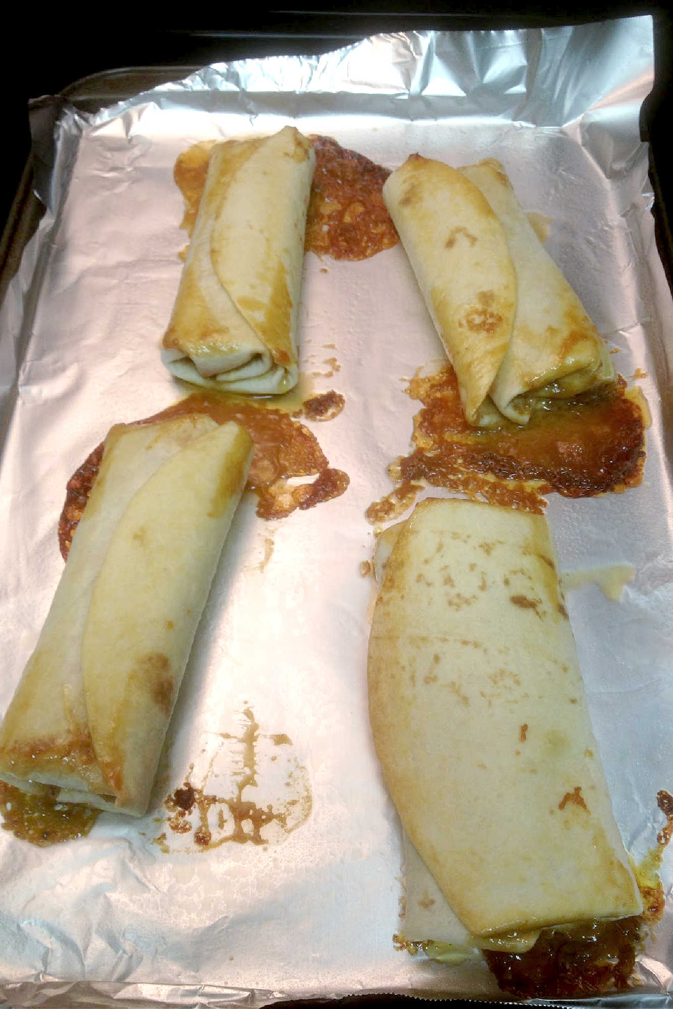 Burrito lovers, we've got something special for you! 🌯❤️ Introducing Banana Burritos. A sweet surprise that's inspired by our favourite apple flautas but with a twist.  #bananaburritos #healthybreakfast #easyrecipes #vegetarianmeals