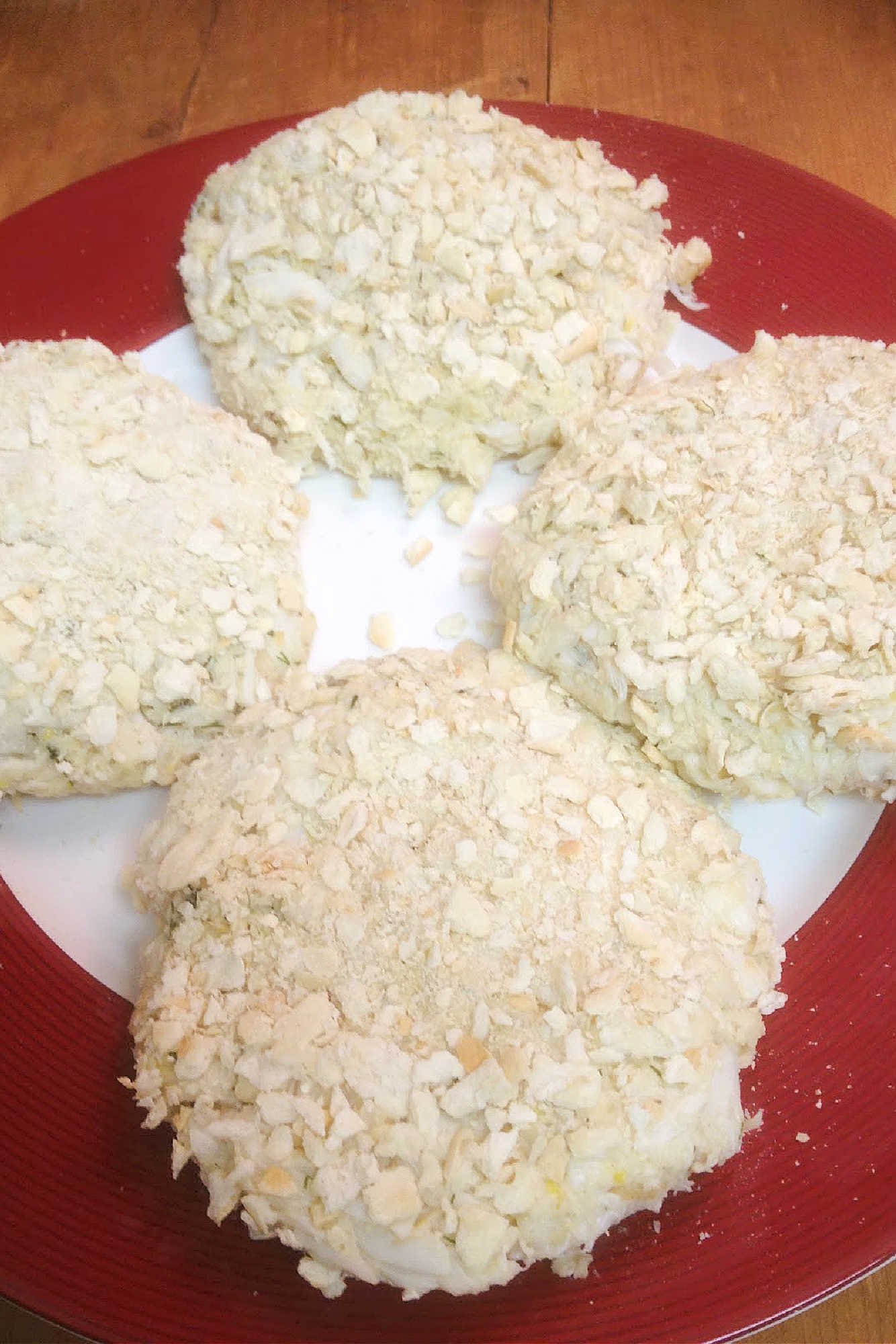 Crush your cravings with our irresistible Lemon Dill Crab Cakes. Flaky on the outside, bursting with flavor on the inside. The ultimate seafood experience awaits. #CrabCakes #SeafoodRecipes #LemonDill #FoodieFavorites #DeliciousEats