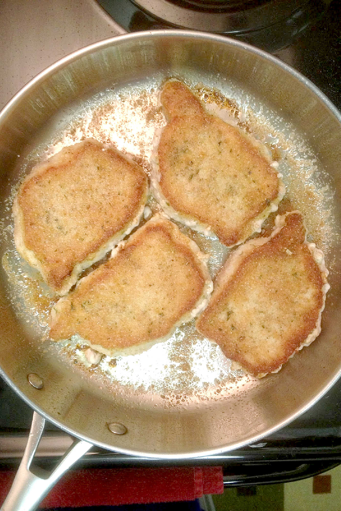 Mix things up and try pork parmesan tonight! Juicy pork cutlet + savory marinara + gooey mozzarella = perfection. 🍴 #PorkParmesanPerfection #ItalianComfortFood #DeliciouslySatisfying #WeeknightDinnerIdeas #ParmigianoPorkChops #porkparmesan #dinnerideas #foodie #dinnertime
