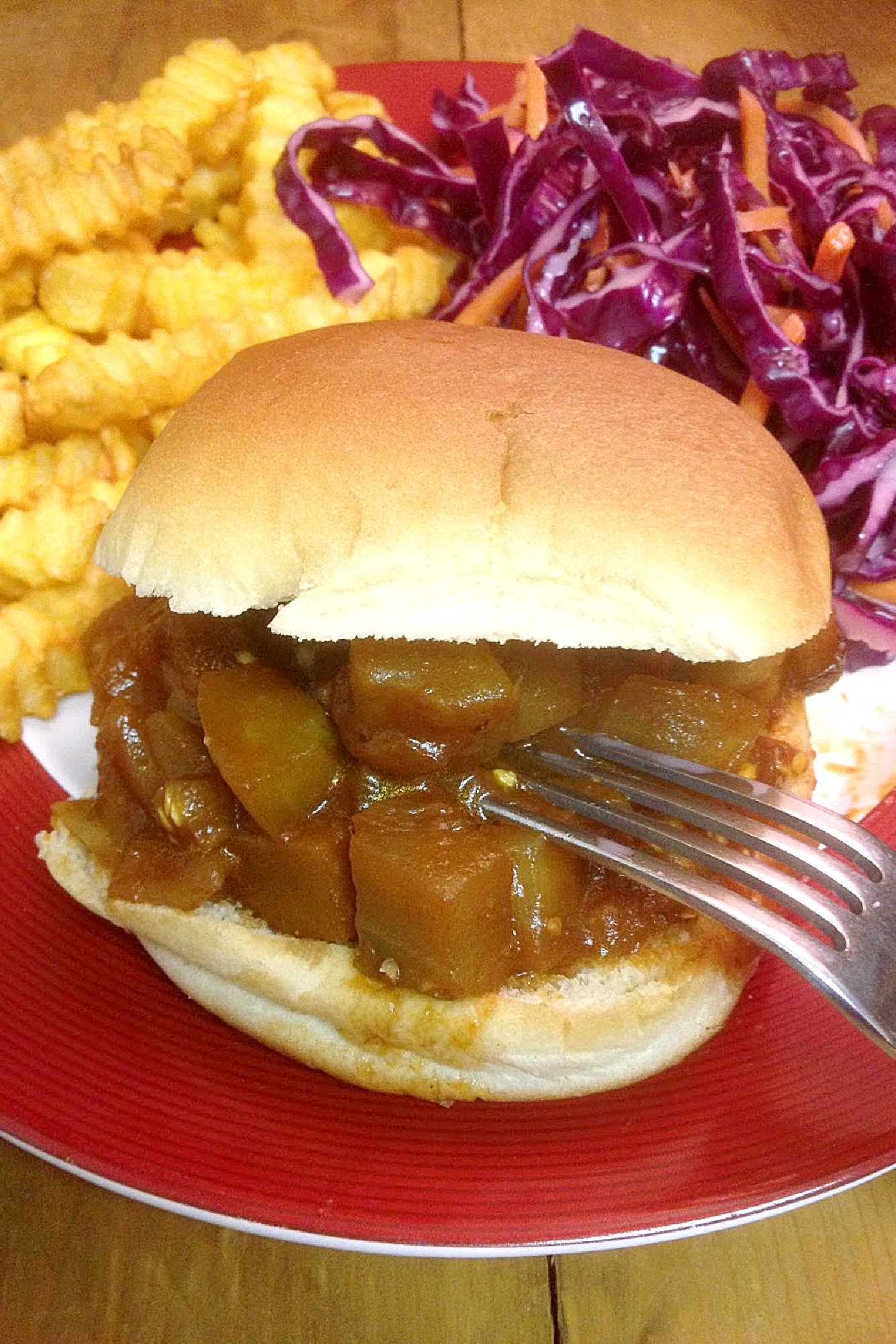 Attention all vegetarians and meat-lovers alike! Sloppy Eds - Eggplant Sloppy Joes - are the perfect solution for a tasty and satisfying meal. #SloppyEds #EggplantSloppyJoes #MeatlessMondays #VegetarianRecipes #PlantBasedEats #MeatFreeMondaySloppyJoes #VeganComfortFood #MeatlessSloppyJoes #MeatFreeMouthfuls