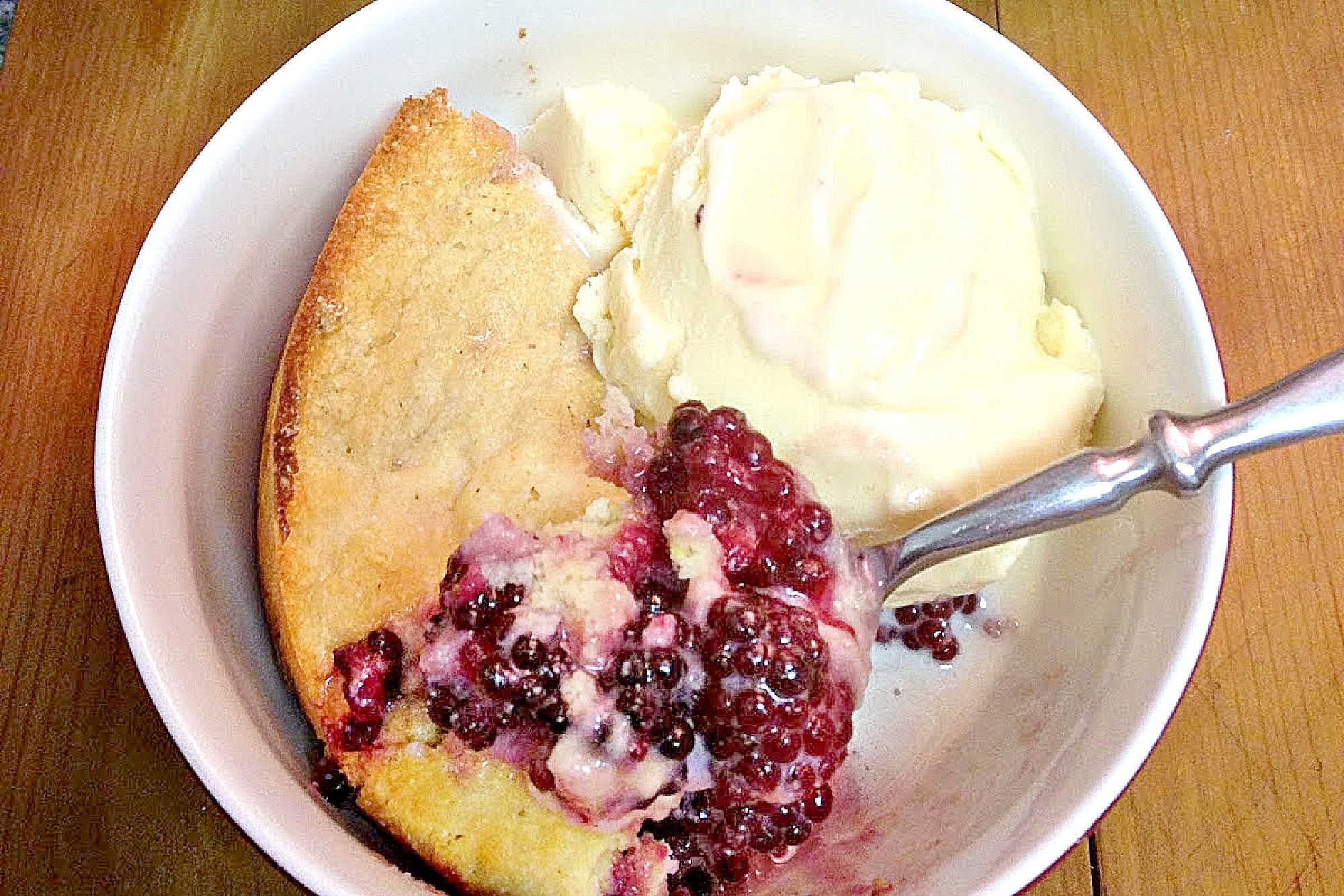 Adding cornbread to your cobbler is a game-changer. The Blackberry Cornbread Cobbler is the underdog dessert that demands attention. #BlackberryCobblerDelight #BerrySweetSoulFood #SouthernSoulDesserts #CornbreadCravings #GourmetDessertInspo