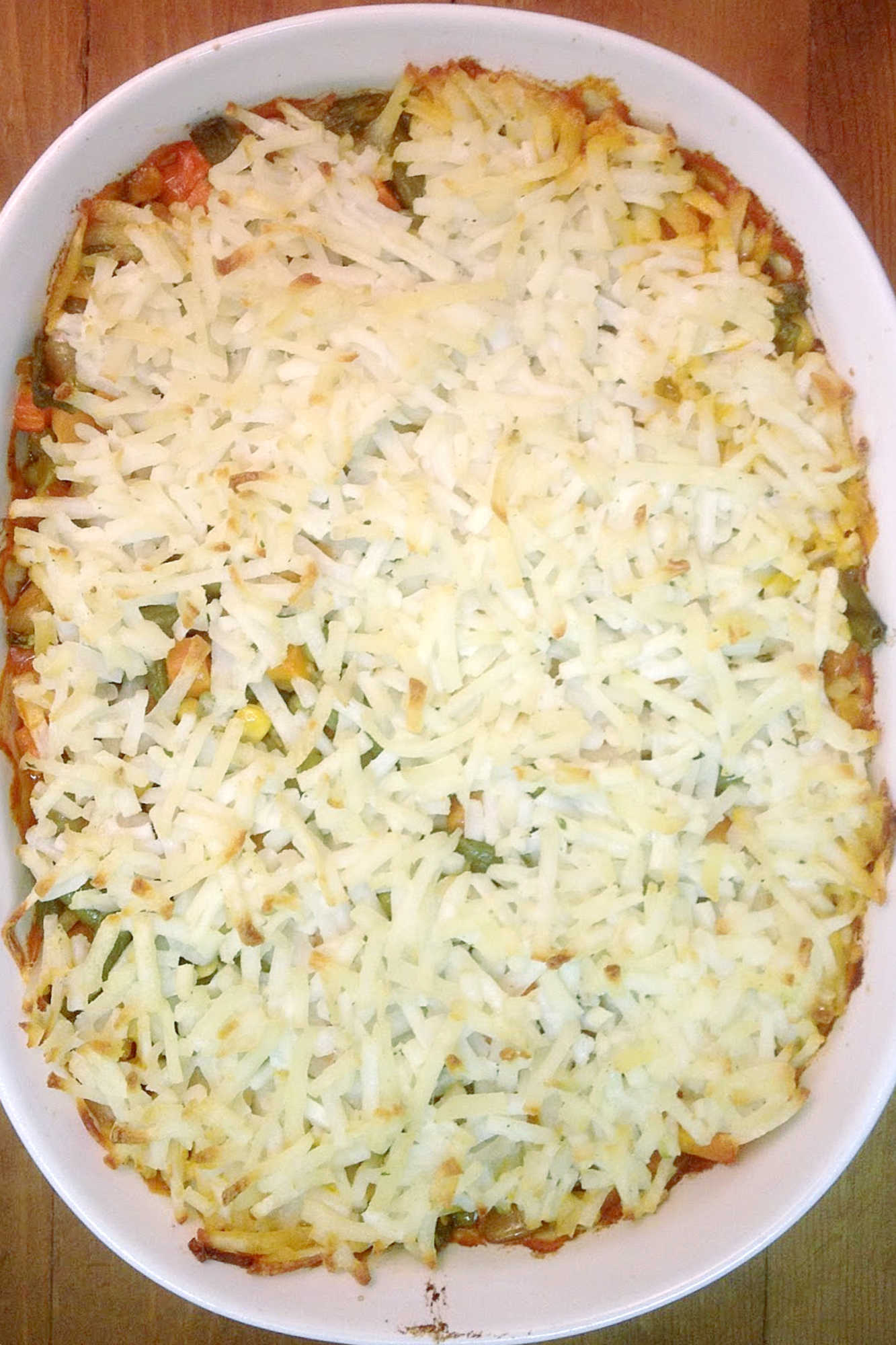 Who says cottage pie has to be traditional? Swap out mashed potatoes for a crispy layer of hash browns for a flavorful twist! #cottagepie #comfortfood #potatolove #homemadewithlove #casserolecrazy #EasyDinnerHack