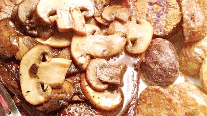 Gather your loved ones and enjoy the simple pleasures of T-Bone steaks with port thyme mushrooms. A touch of comfort and a taste of luxury at home. #TboneTuesday #SteakLovers #MushroomMadness #PortThymePerfection #FoodieFavorites