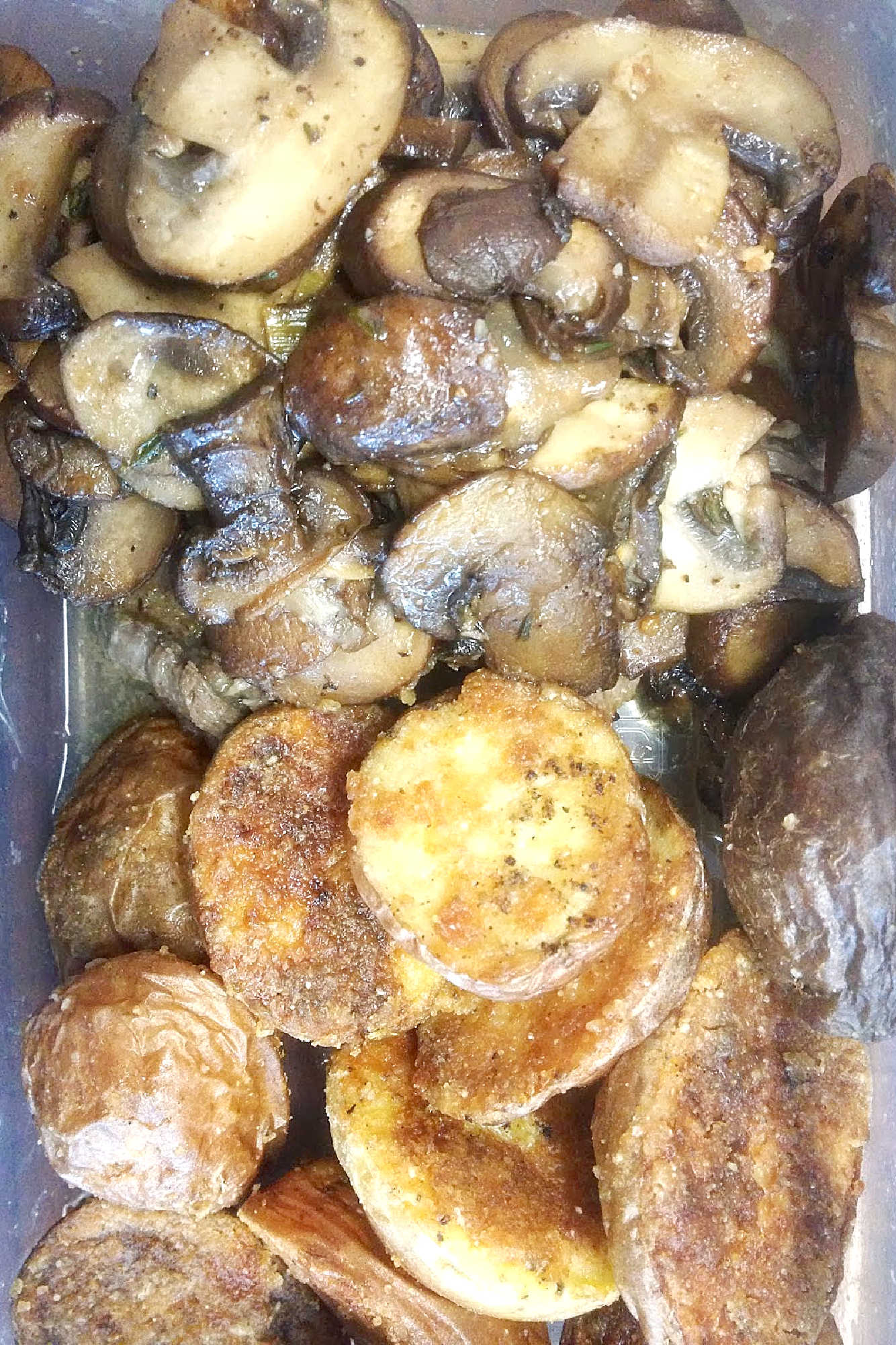 Gather your loved ones and enjoy the simple pleasures of T-Bone steaks with port thyme mushrooms. A touch of comfort and a taste of luxury at home. #TboneTuesday #SteakLovers #MushroomMadness #PortThymePerfection #FoodieFavorites