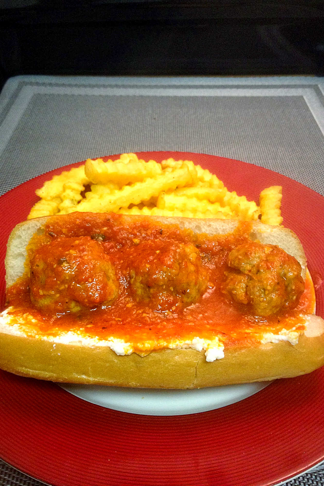 If you love comforting, flavor-packed food, these Italian Style Meatball Subs deliver the perfect balance of seasoned meat and savory sauce nestled in fresh bread.  #DeliziosoSubs #MangiareItaliano #MeatballMania #SubSandwichSundays #SatisfyingSubs
