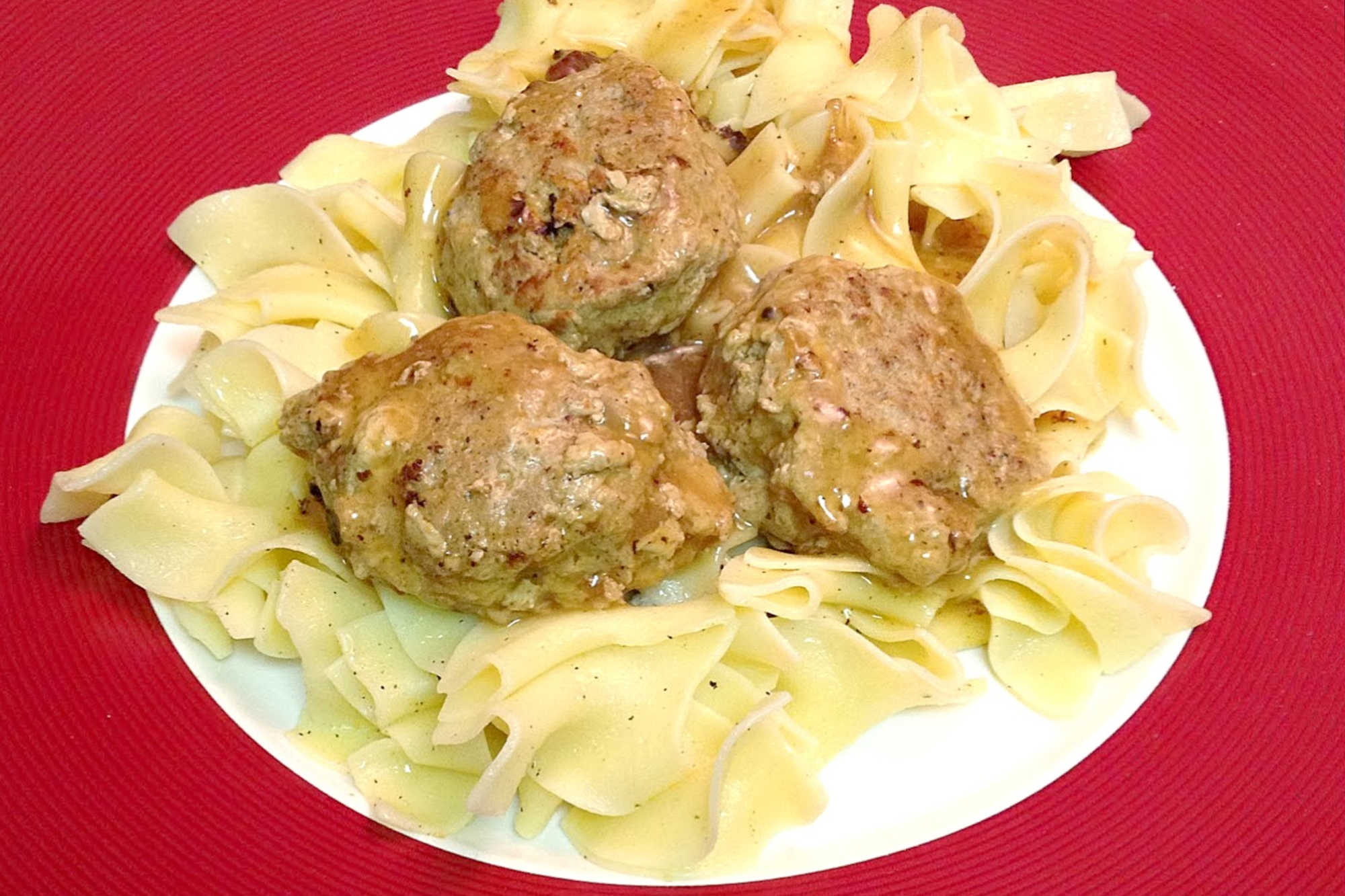 Is it time we declared Finnish meatballs the superior meatball? Forget Italian, Swedish, or Turkish - these Finnish delicacies are a mouthwatering fusion of spices, beef, and pure Nordic brilliance! #FinnishFoodiesUnite #MeatballMastery #ScandinavianSavory #HomecookingGoals #ComfortFoodCraving #