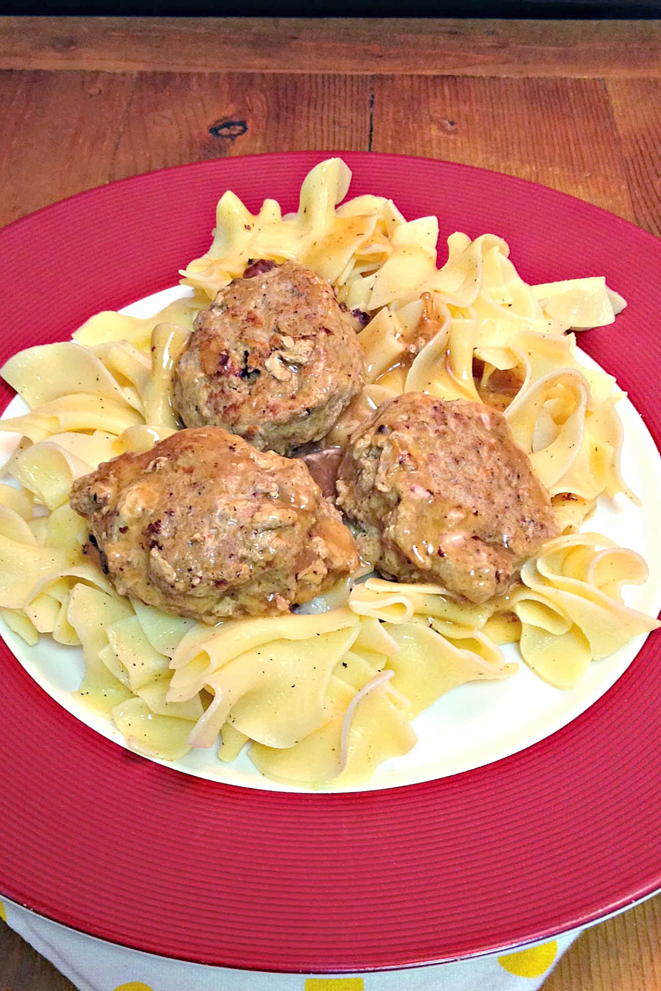 Is it time we declared Finnish meatballs the superior meatball? Forget Italian, Swedish, or Turkish - these Finnish delicacies are a mouthwatering fusion of spices, beef, and pure Nordic brilliance! #FinnishFoodiesUnite #MeatballMastery #ScandinavianSavory #HomecookingGoals #ComfortFoodCraving #