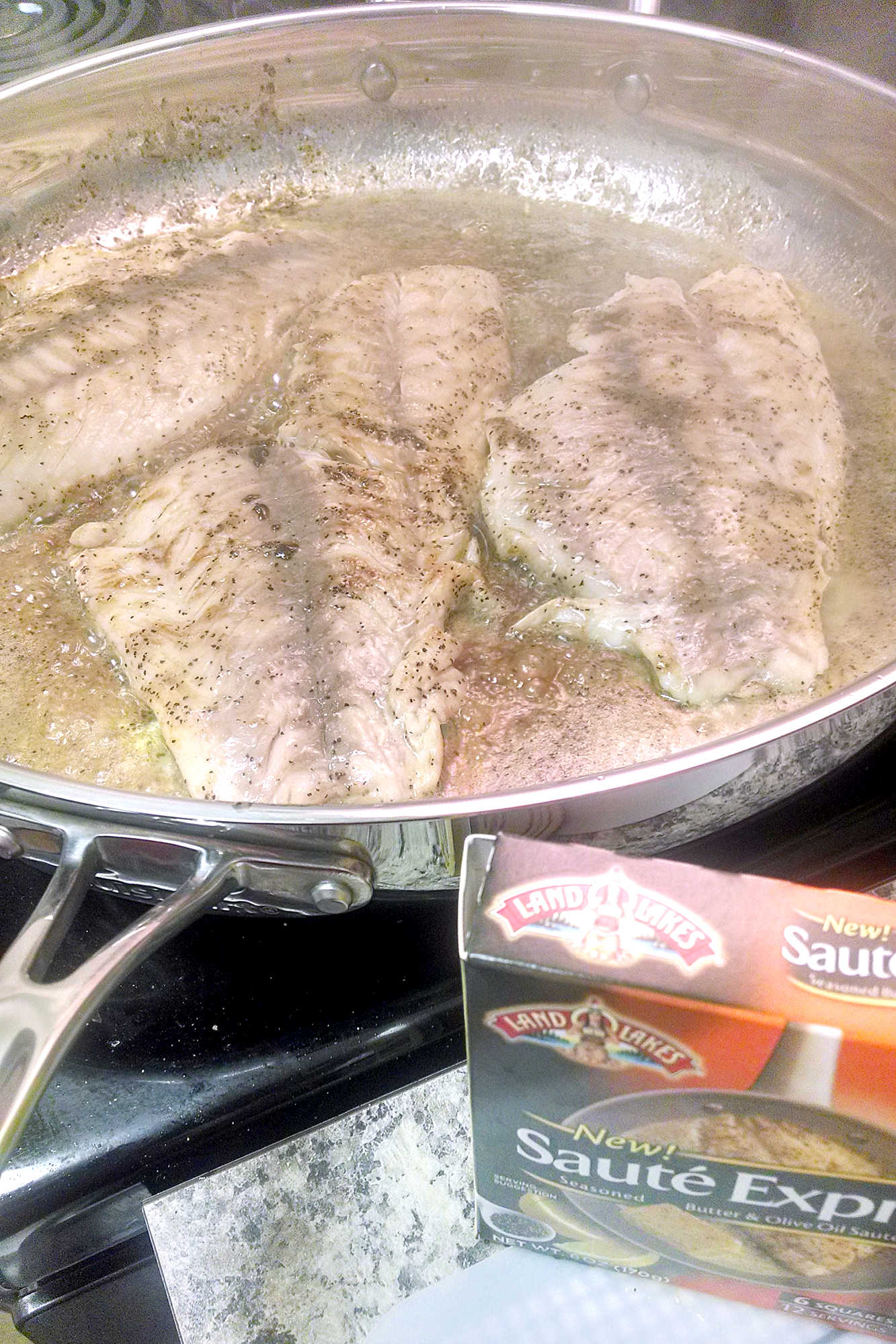 Bring out the natural taste of snapper with Sauté Express Lemon Pepper seasoned sauté starter. Each bite is infused with bright citrus and peppery notes, making every meal a standout. #LemonPepperLovers #SautéExpressSquad #SeafoodDelight #EasyWeeknightMeal #FishFilletsDoneRight