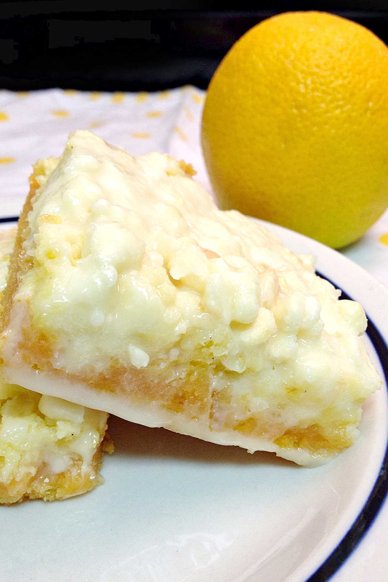 Looking for a quick dessert that feels like summer? These Orangesicle Cream Cheese Bars bring together creamy and citrusy in the best way. Don’t miss out—make them today! #OrangesicleDreams #CreamyCitrusTreats #DessertGoals #BakedGoodies #SweetAndTangyTreats