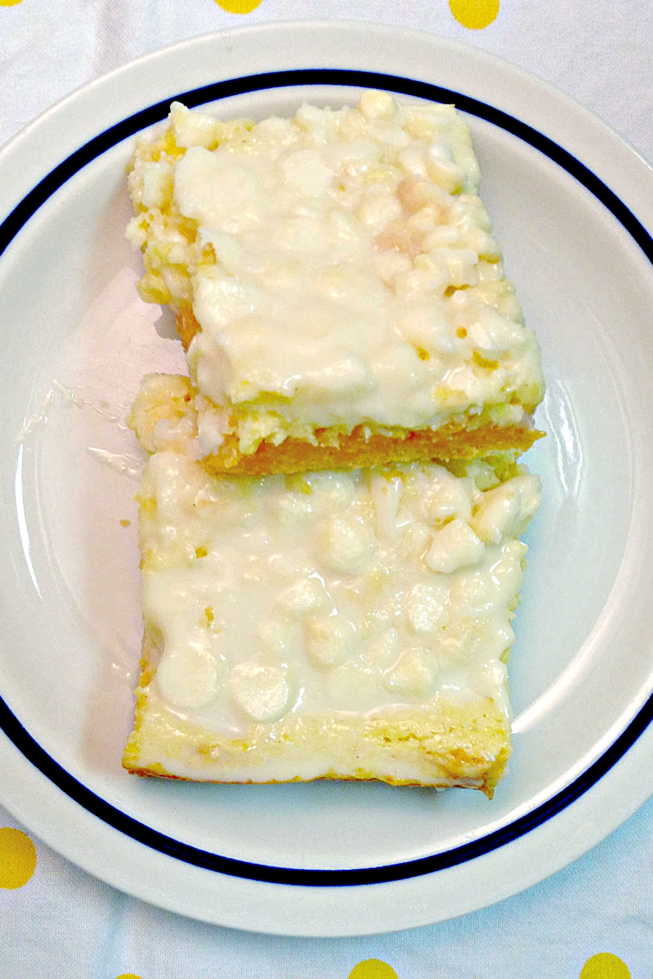 Looking for a quick dessert that feels like summer? These Orangesicle Cream Cheese Bars bring together creamy and citrusy in the best way. Don’t miss out—make them today! #OrangesicleDreams #CreamyCitrusTreats #DessertGoals #BakedGoodies #SweetAndTangyTreats