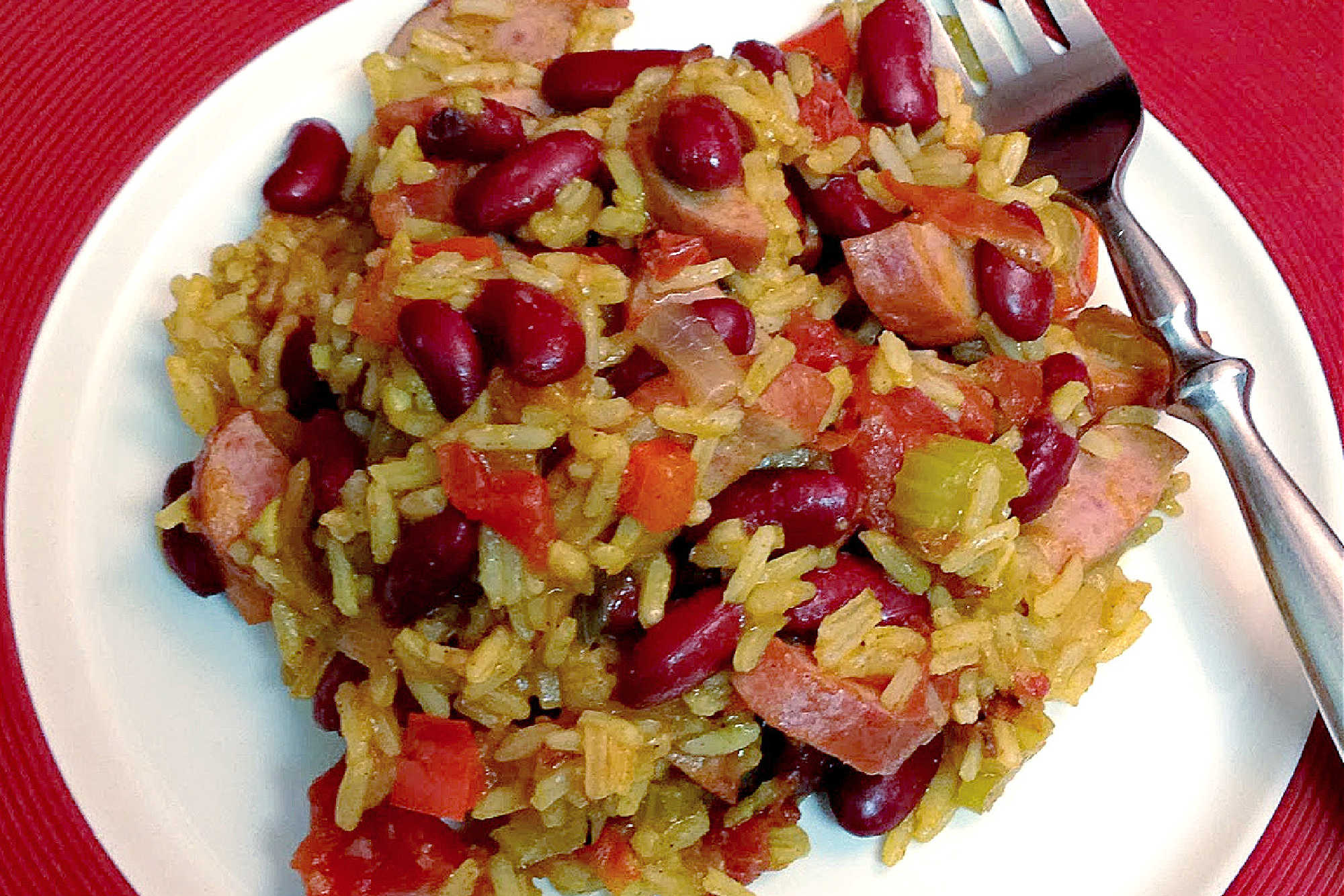 Bring comfort to your table with a quick one pot red beans and rice dinner. Perfect for busy nights when you want something hearty without the fuss. #OnePotMeal #RedBeansandRice #30MinuteMeals #BudgetFriendlyCooking #MealPrepDoneRight