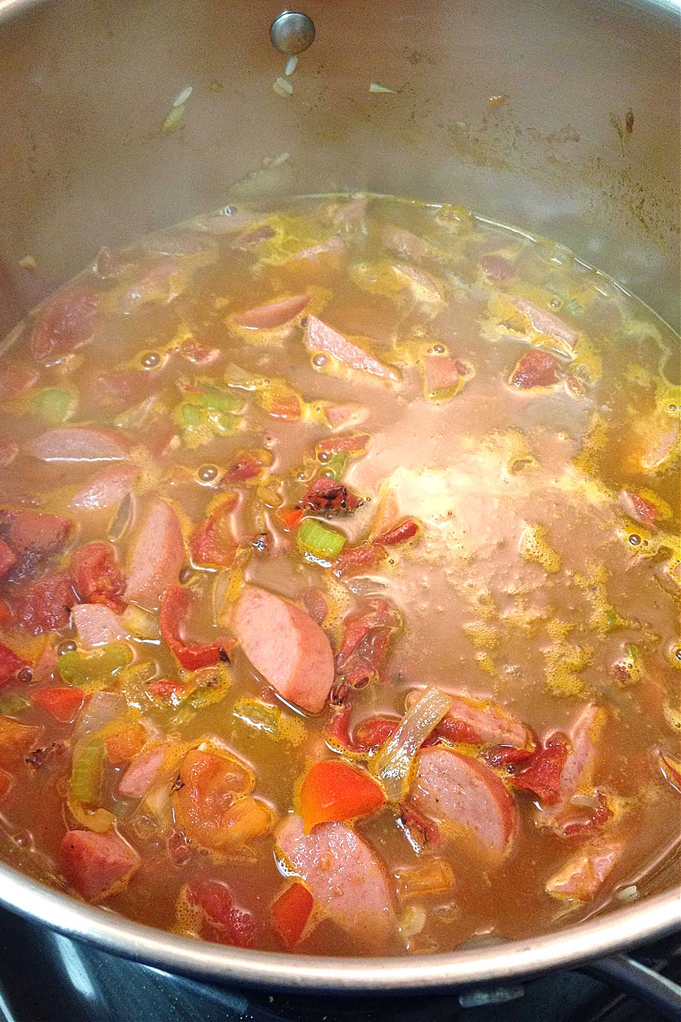 Bring comfort to your table with a quick one pot red beans and rice dinner. Perfect for busy nights when you want something hearty without the fuss.  #OnePotMeal #RedBeansandRice #30MinuteMeals #BudgetFriendlyCooking #MealPrepDoneRight
