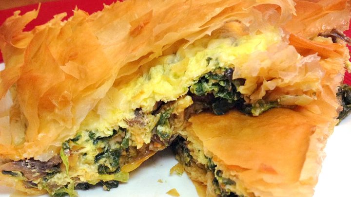Bring a taste of Argentina into your kitchen. Aregntinian style Tarta de Verduras is the perfect way to add more color and flavor to your everyday meals. #TartaDeVerduras #ArgentinianFood #VegetarianTart #FoodieFaves #FoodieFiesta