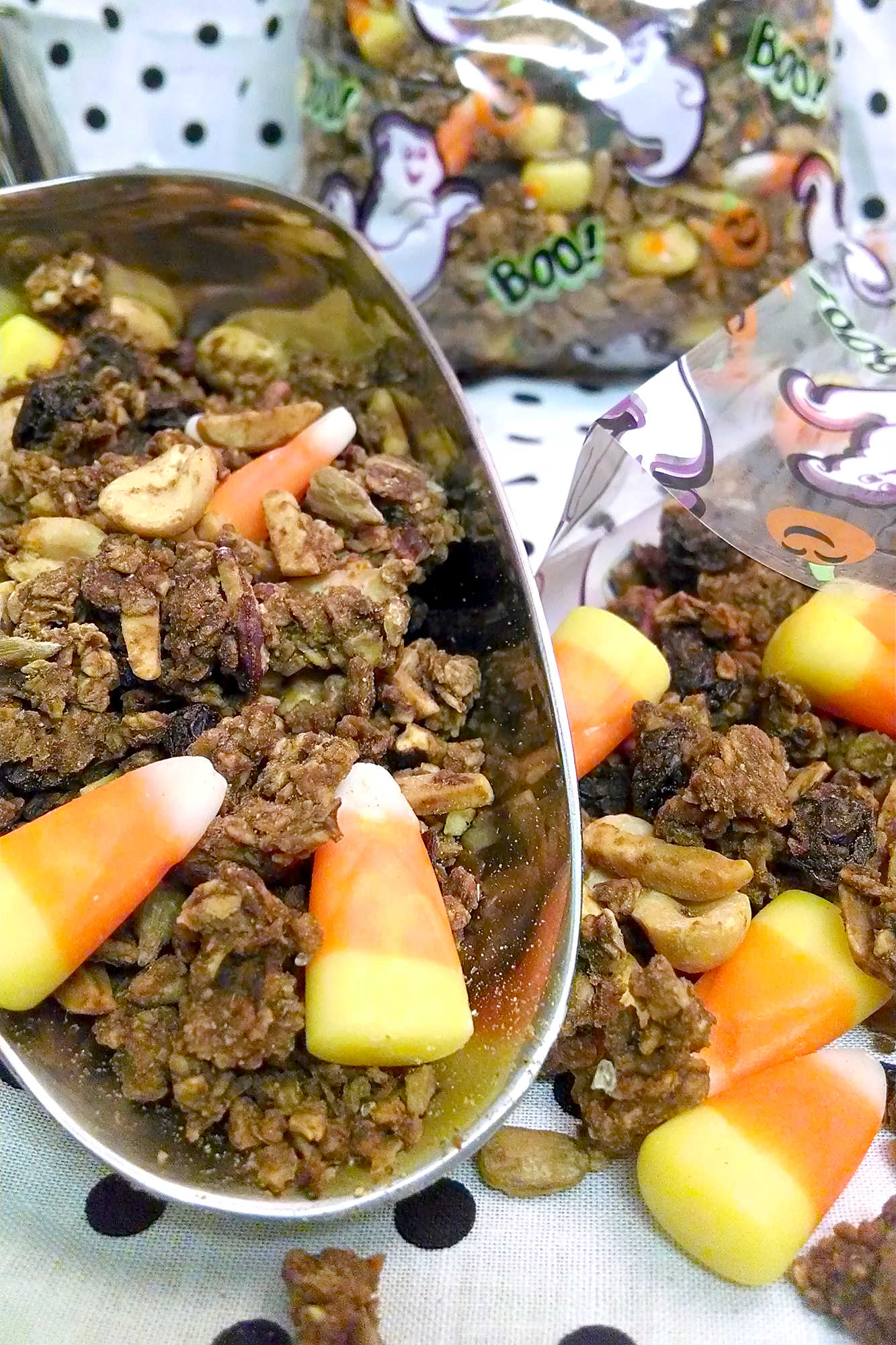 Savor the taste of autumn in every bite with Pumpkin Spice Latte Granola with Candy Corn. Warm spices, a hint of coffee, and colorful candy corn create a cheerful snack that’s great for cozy mornings or as a midday pick-me-up. #PumpkinSpiceLatteGranola #FallFlavors #CandyCornCravings #HomemadeGranola #PumpkinSpiceLovers