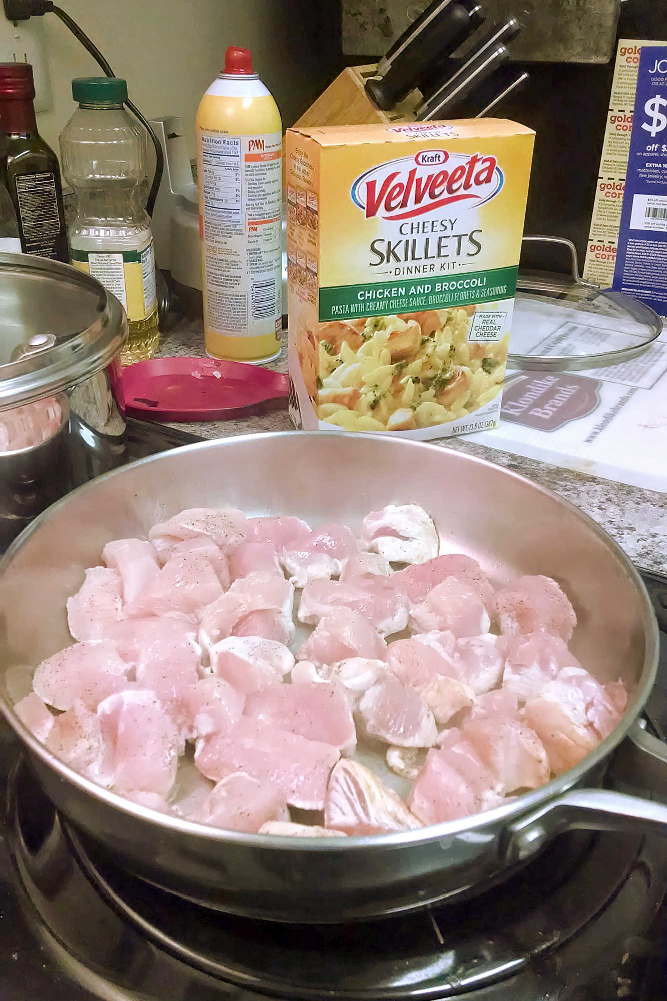 Creamy cheese, juicy chicken, and vibrant broccoli make Velveeta Chicken and Broccoli Cheesy Skillet Dinner a must for your next meal. Simple prep means more time to enjoy the flavors you love.