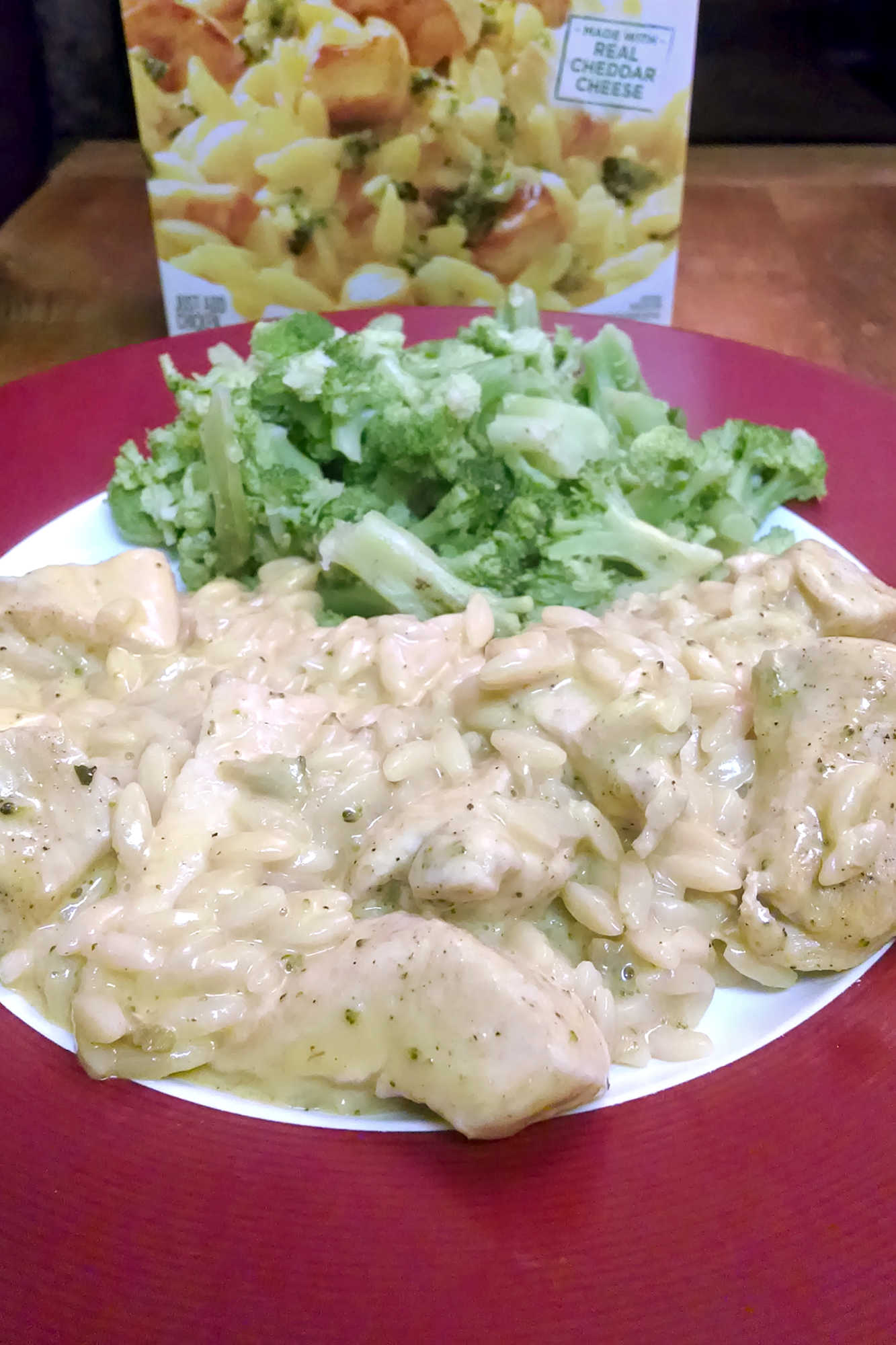 Creamy cheese, juicy chicken, and vibrant broccoli make Velveeta Chicken and Broccoli Cheesy Skillet Dinner a must for your next meal. Simple prep means more time to enjoy the flavors you love.