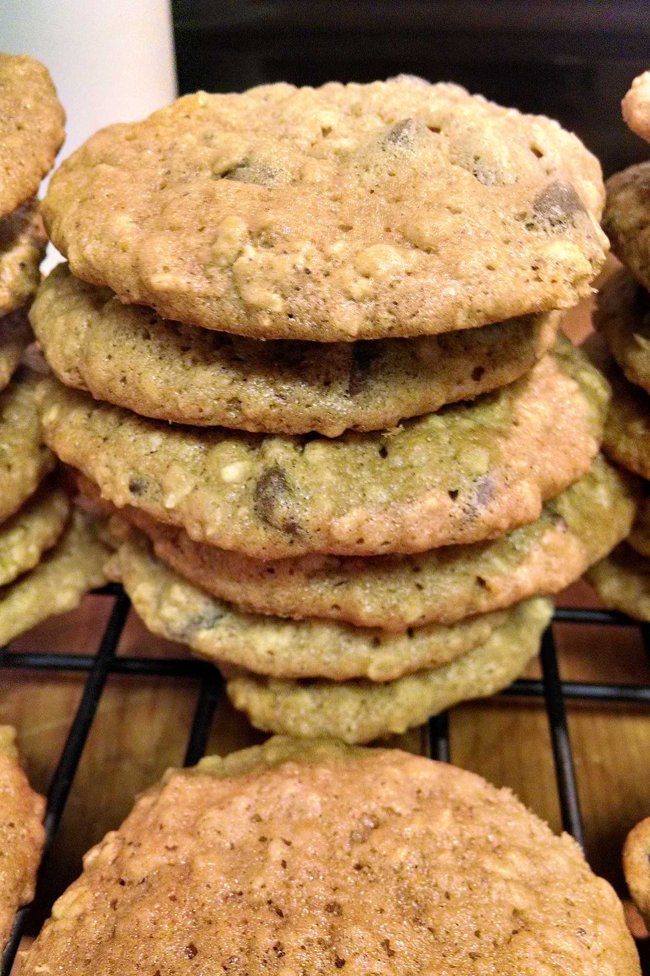 Craving something sweet and seasonal? These pumpkin oatmeal cookies are the solution. Easy to make, delicious to eat, and guaranteed to get you in the holiday spirit. #PumpkinOatmealCookies #FallBaking #HealthyTreats #OatmealLovers #SeasonalSweets