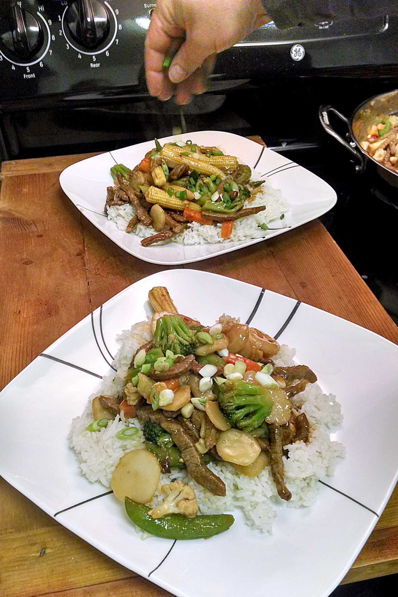 Spice up your weeknight dinner with this delicious Spicy Orange Ginger Beef Stir-Fry! 🌶️🍊🥩 Perfect for satisfying those Chinese takeout cravings without leaving your house.  #stirfry #easyrecipes #chinesefood #dinnerideas #stirfrylove #familydinner #asiancuisine #flavorfulfood #AsianInspiredDishes #WokItOut #SpicyBeef #OrangeGingerFlavors #StirFrySensation