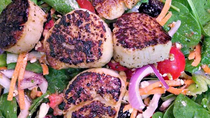 Spinach and Blue Cheese Salad with Scallops