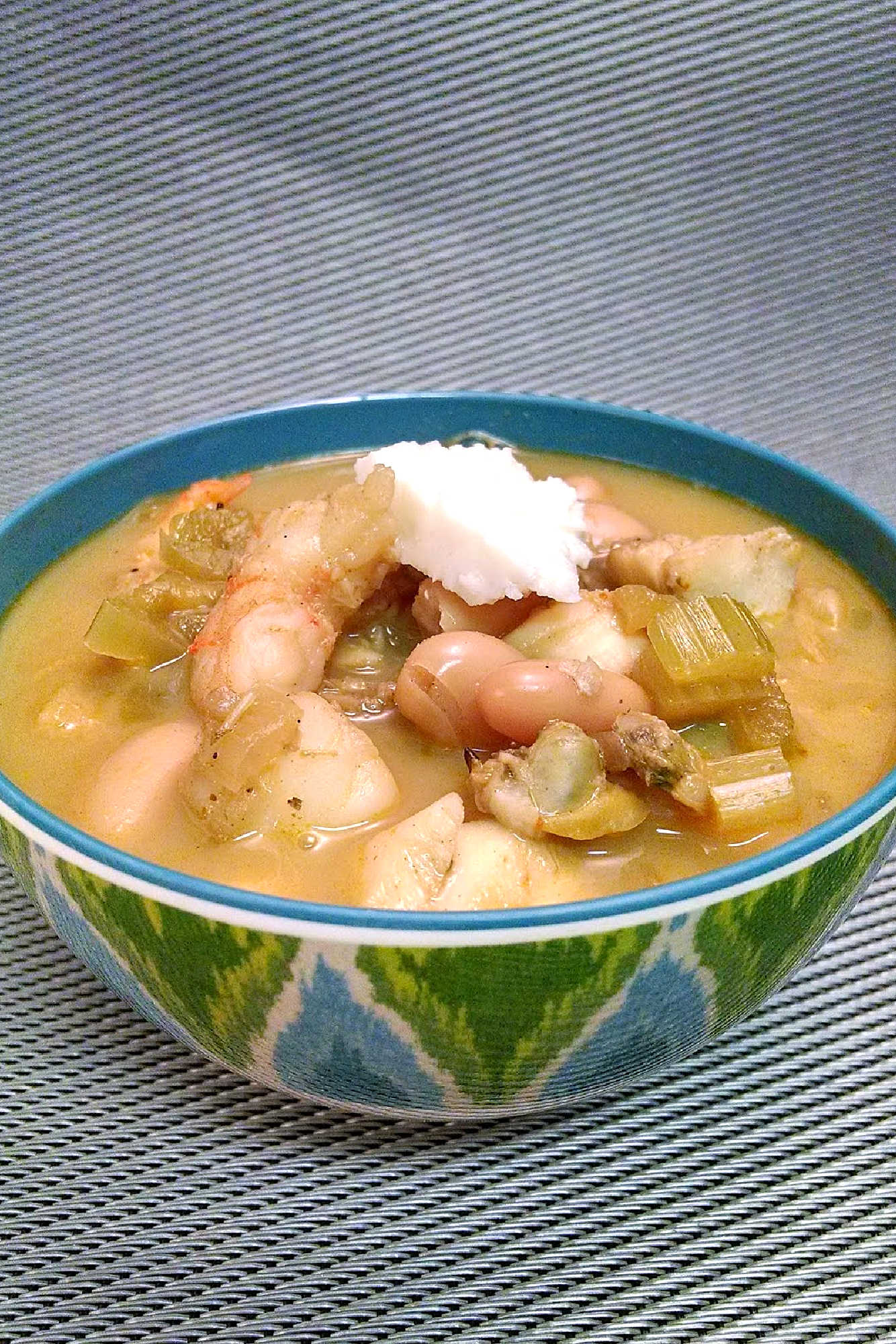 Seafood and chili lovers rejoice! The ultimate combination has arrived with this mouthwatering Seafood Chili recipe! Perfect for a cozy night in or impressing your dinner guests. #SeafoodChiliDelight #SpicySeafoodSensation #ChiliLoversUnite #SeafoodCravingsSatisfied #ChiliCookingGoals #ChiliLovers #FoodPorn #DinnerTime #FoodInspiration #RecipeIdeas