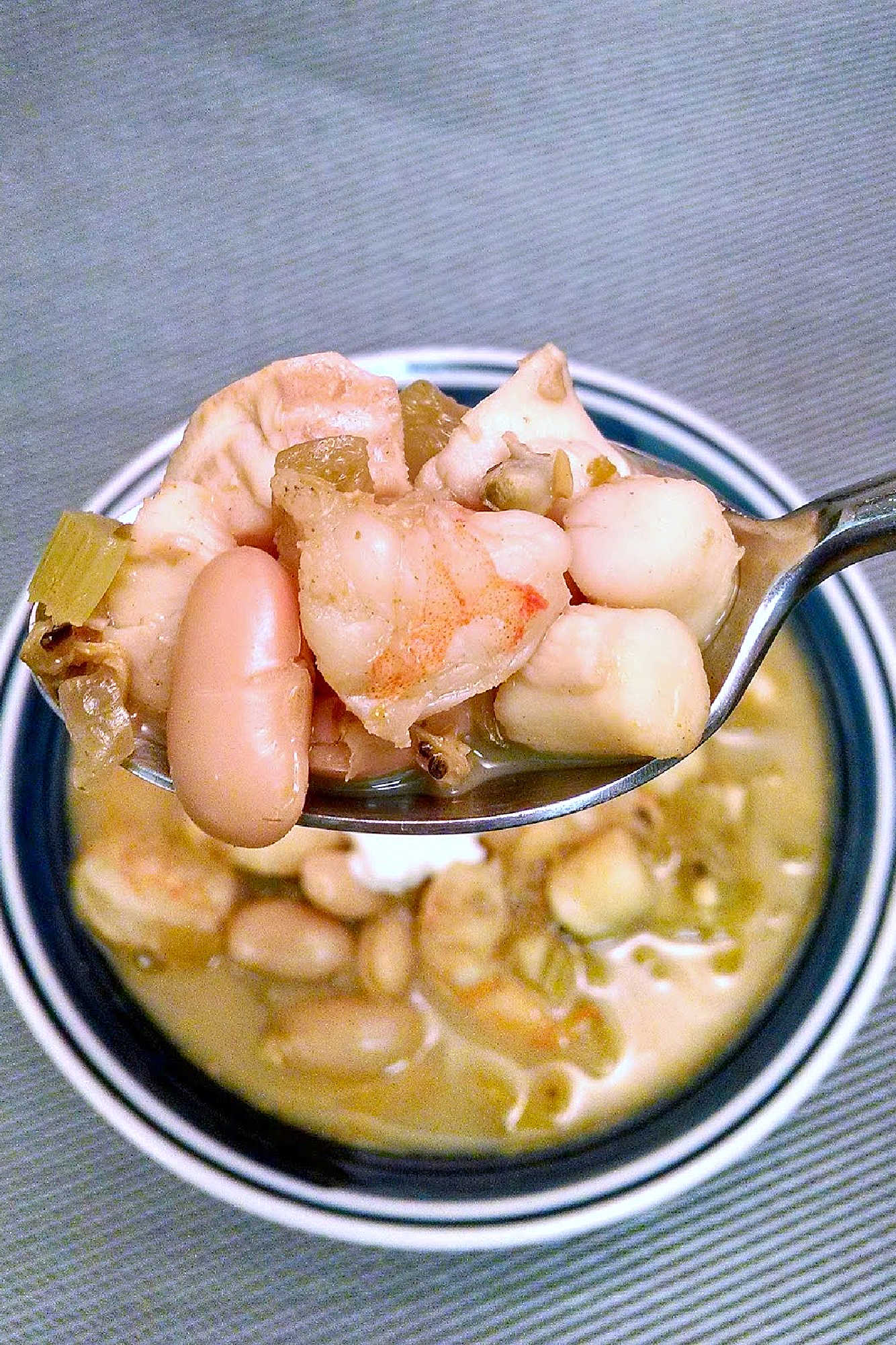 Seafood and chili lovers rejoice! The ultimate combination has arrived with this mouthwatering Seafood Chili recipe! Perfect for a cozy night in or impressing your dinner guests. #SeafoodChiliDelight #SpicySeafoodSensation #ChiliLoversUnite #SeafoodCravingsSatisfied #ChiliCookingGoals #ChiliLovers #FoodPorn #DinnerTime #FoodInspiration #RecipeIdeas