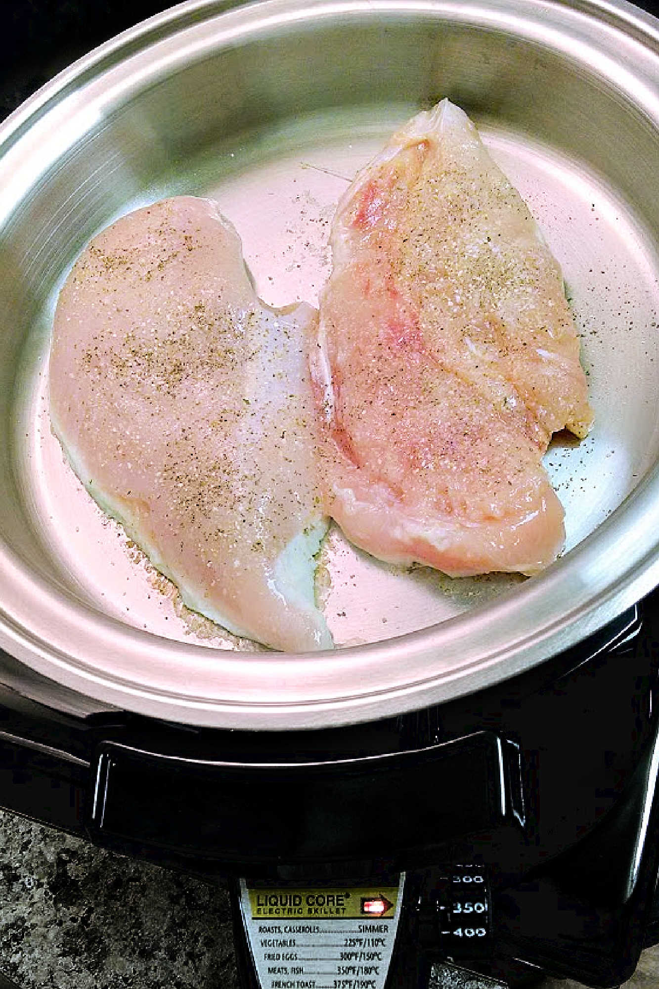 Step up your dinner game with this mouthwatering recipe for Chicken Breasts in Paprika Cream Sauce! The blend of flavors will have you craving seconds #DeliciousDinnerIdeas #CreamyChickenRecipes #PaprikaLovers #EasyWeeknightMeals #InstaFoodies #foodlover #newrecipe #dinnerparty #foodporn