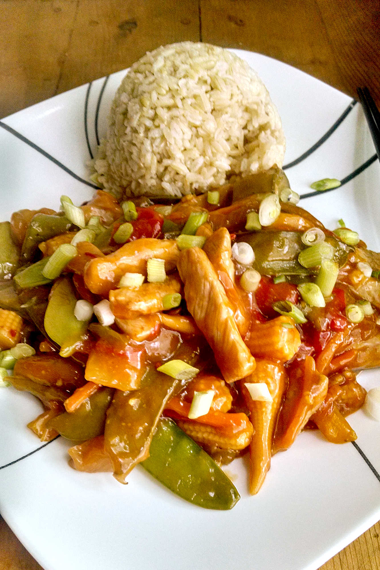 Spice up your dinner routine with this zesty and flavorful sweet & sour gingered pork stir-fry. Perfect for a quick and easy meal that will impress. #PorkStirFryDelight #AsianInspiredEats #SweetandSourSavory #StirFryLoversUnite #GingeredGoodness #quickdinner #flavorbomb #porkdish #dinnerideas #asiancuisine