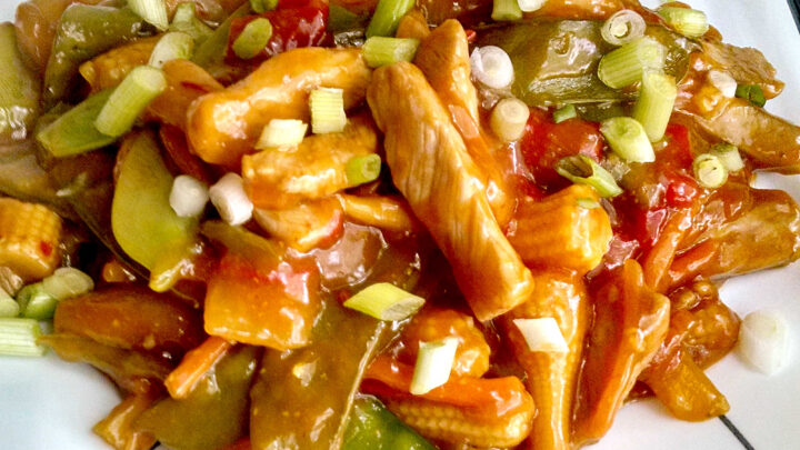 Spice up your dinner routine with this zesty and flavorful sweet & sour gingered pork stir-fry. Perfect for a quick and easy meal that will impress. #PorkStirFryDelight #AsianInspiredEats #SweetandSourSavory #StirFryLoversUnite #GingeredGoodness #quickdinner #flavorbomb #porkdish #dinnerideas #asiancuisine