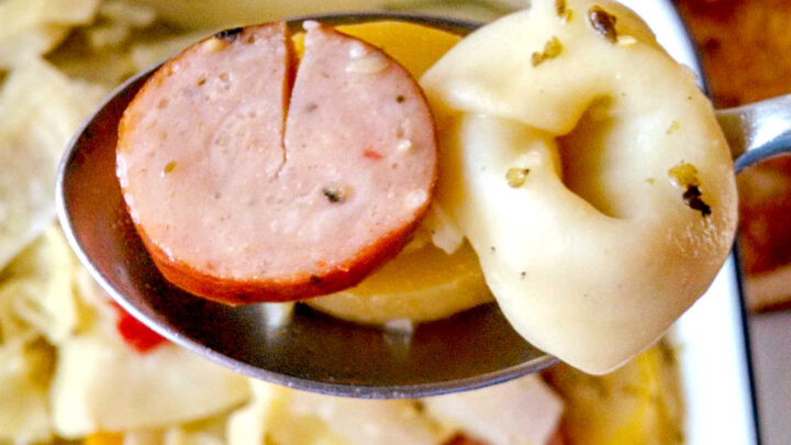 The chicken flavor with the Italian spices and the small bits of cheese inside were just the perfect complement to the cheese tortellini in this Tortellini Minestrone with Chicken Sausage. #MinestroneMonday #PastaPerfection #ComfortFoodFix #HealthyHomemade #VeggieVibes