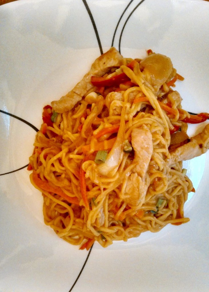 A Kitchen Hoors Adventures | Asian Noodles with Peanut Dressing a #WeeknightSupper