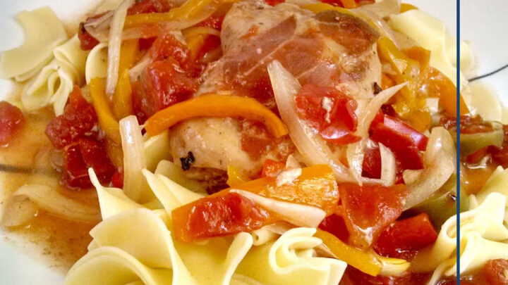A Spanish style take on the traditional cacciatore, this Spanish Style Hunter Chicken has the heartiness of cacciatore with some Spanish flair! Since it’s made in a slow cooker, you can enjoy this year round! #SpanishStyleHunterChicken #LatinFoodLove #LatinCuisine #HunterChickenRecipe #ChickenRecipes #Chickenspaña #EspañolEats