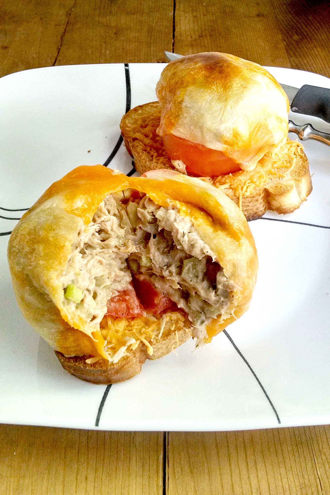 Upgrade your salad game with these protein-packed tuna melt stuffed tomatoes. Perfect for a quick and easy meal. #TunaMeltTuesday #HealthyEating #TunaMeltTomatoes #StuffedTomatoes #HealthyEats #TunaLovers #EasyRecipes