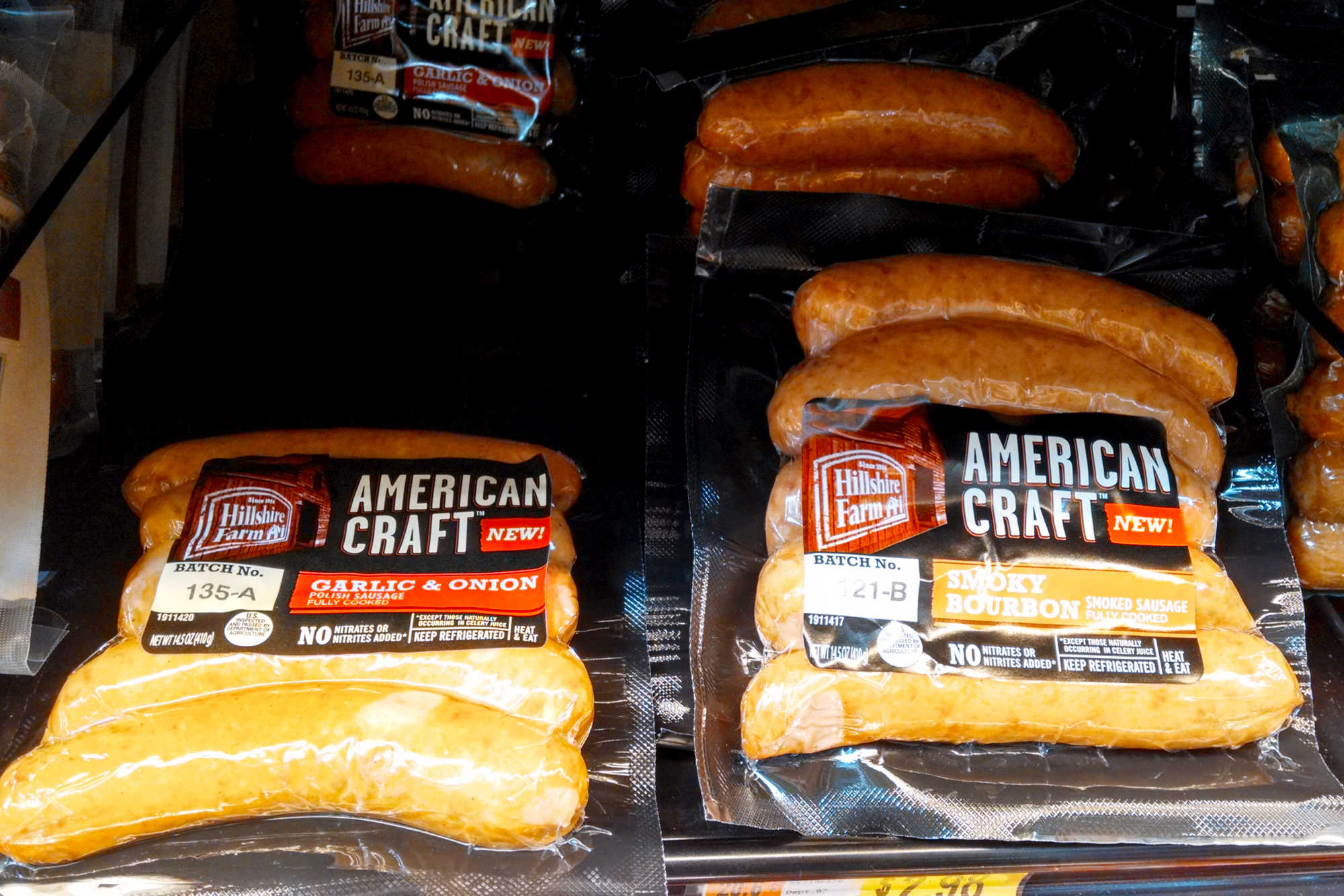 Upgrade your summer BBQ with #HillshireFarm American Craft Sausage Links. Made with premium cuts of meat and infused with unique flavors like Jalapeno Cheddar and Smoky Bourbon, these links are sure to impress your guests.  #HillshireFarm #AmericanCraft #GrillGoals #HillshireFarmGrilling #AmericanCraftSausage #SummerGrillingEssentials #SausageLoversUnite #FireUpTheGrill