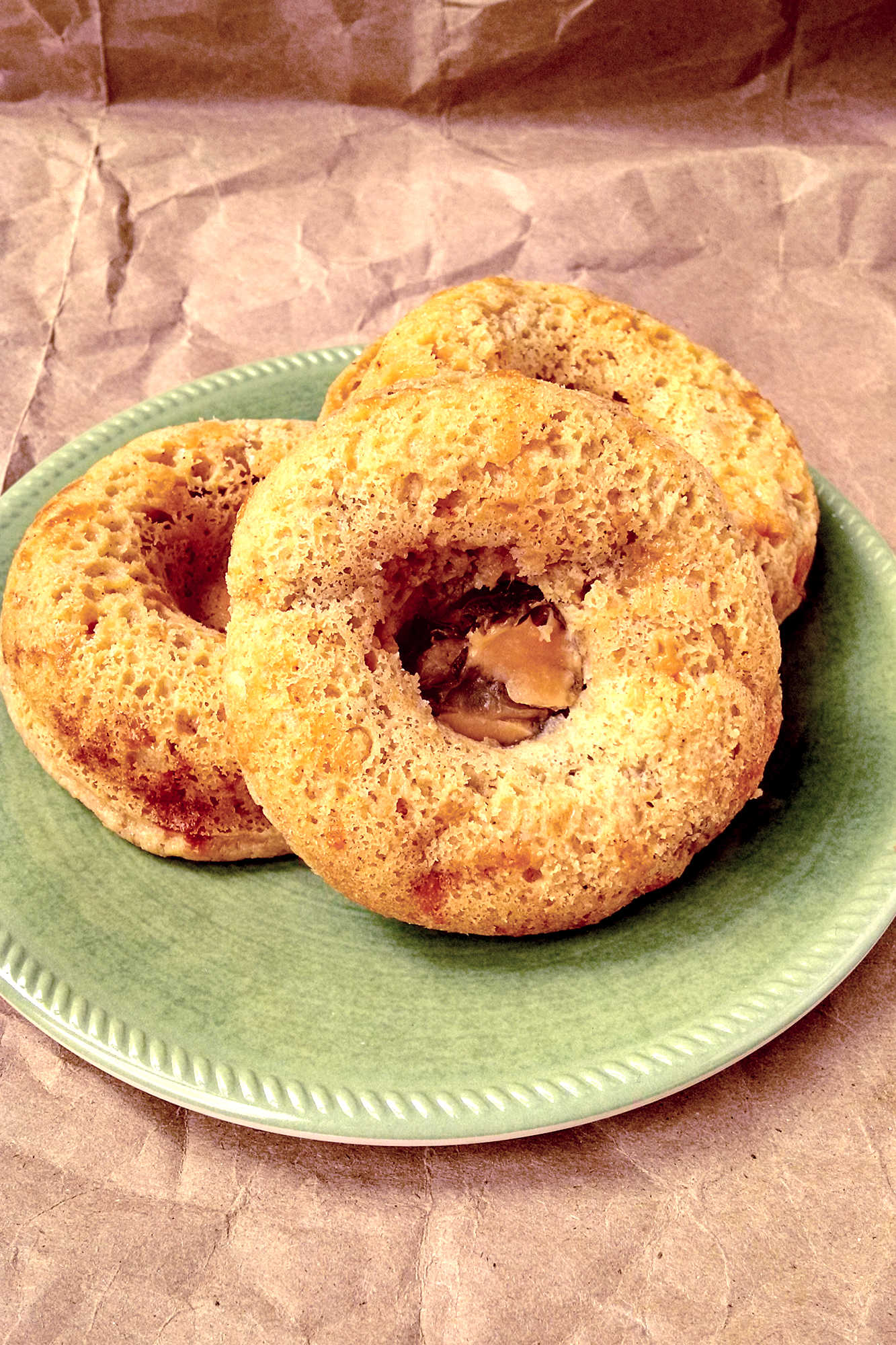 Craving something different? Our Green Chile & Cheddar Baked Cornbread Doughnuts are a fusion of flavors that will blow your mind. Perfect for a party appetizer or a late-night snack. #FoodDare #InnovativeEats #SlowCookerRecipes #NorthCarolinaFlavors #PulledChickenLovers #CrockpotCooking #SouthernEats