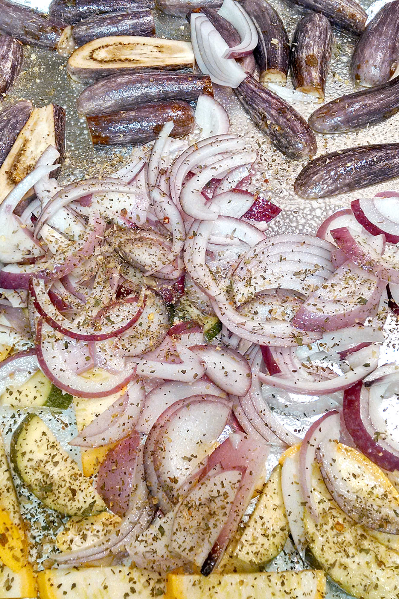 Elevate your pizza game with a delicious and nutritious twist! Try this Roasted Vegetable Pizza provides the best of both worlds with a variety of roasted veggies on a crispy crust. #balancedeating #veggiepizza #yum #homemadepizza #RoastedVeggiePizza #VegetarianPizza #HomemadePizzaNight #PizzaLoversUnite #PizzaGoals