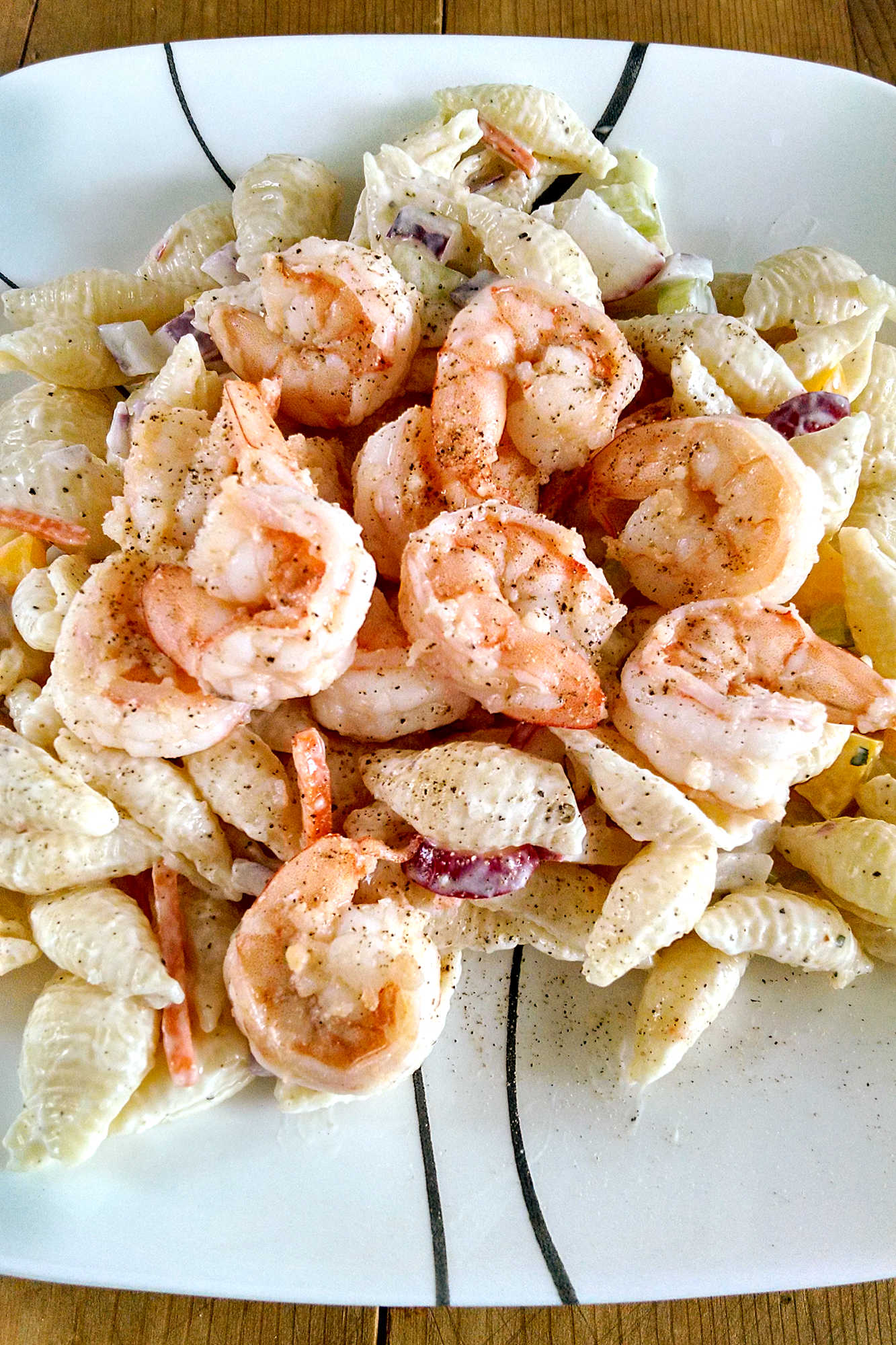 Looking for a refreshing and satisfying summer salad? Look no further than this mouthwatering Shrimp Scampi Pasta Salad. Packed with succulent shrimp and bursting with flavor. #shrimpscampi #pastalove #foodiefinds #summerpasta #seafoodlover