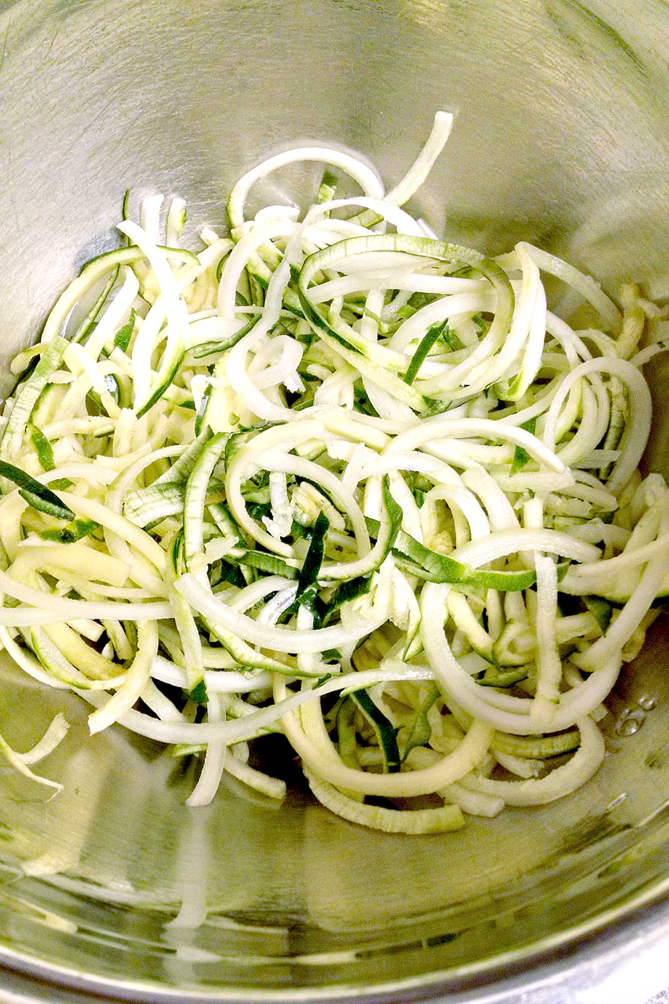 Transform your kitchen and your meals with the ultimate kitchen gadget.  The vegetable spiral slicer! Say goodbye to plain and hello to beautiful and delicious veggie noodles.  #healthyrecipes #VeggieSpiralSlicerReview #KitchenGadgets #FoodieFinds #HealthyEatingMadeEasy #SpiralizerSensation