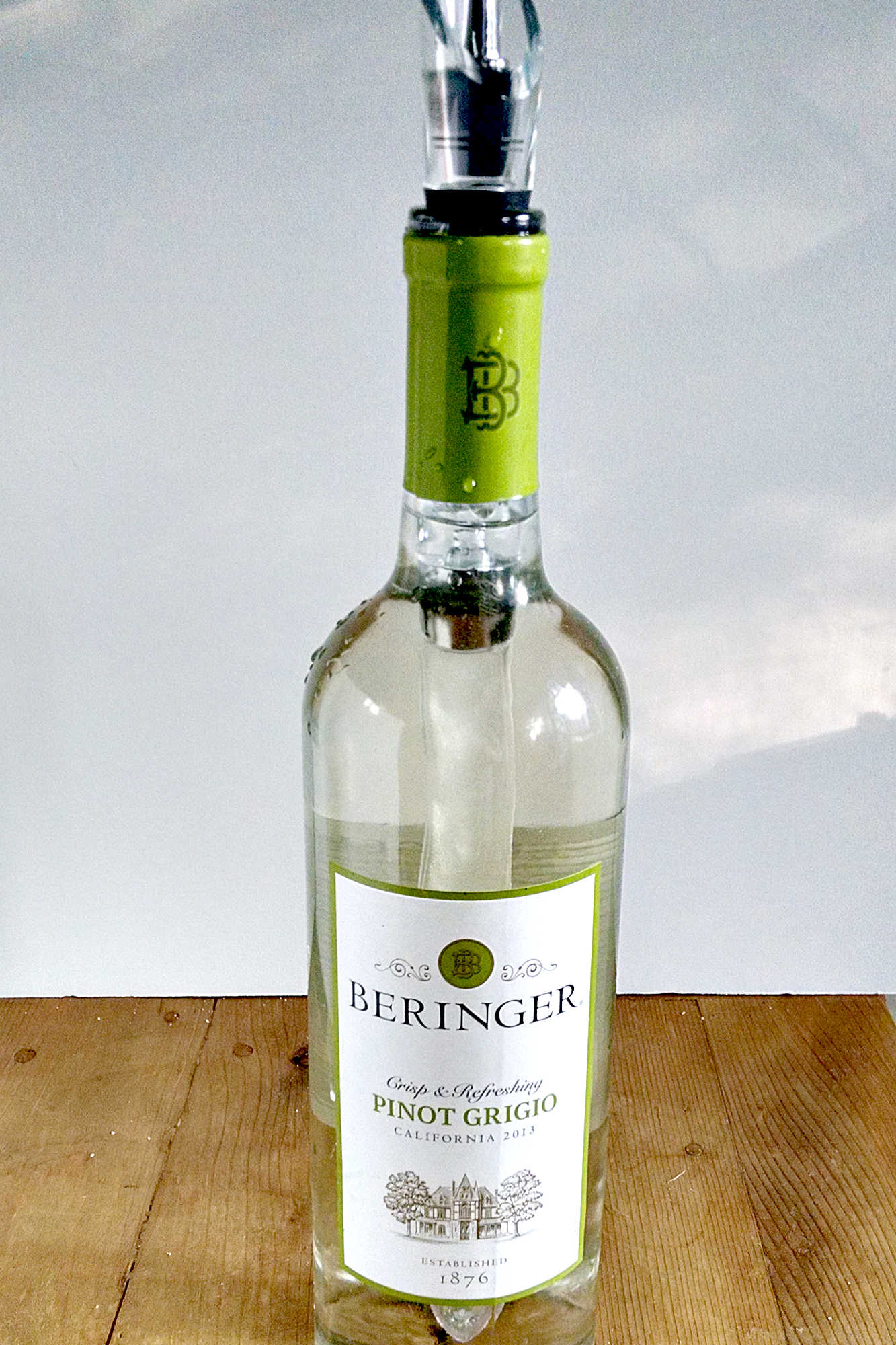 Wine not staying fresh for long? 🍇 Keep it chilled and preserve its taste with ChillaVino Wine Chiller Stick. A game changer for any wine enthusiast. #ChillaVino #WineChillerStick #WineLovers #WineAccessories #ProductReview #WinePreservation #WineAccessories