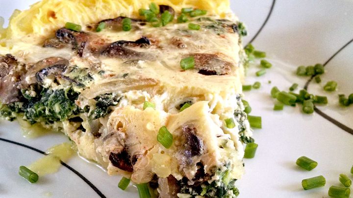 Get your veggies in with this tasty Spinach and Mushroom Quiche with Spaghetti Squash Crust! Perfect for lunch, dinner, or even breakfast! #squashcrust #spinachquiche #mushroomquiche #quicherecipe #Vegetarian #HealthyChoices #FoodBlogger #HealthyEats #VegetarianRecipes #SquashCrust #QuicheLovers #MushroomMadness
